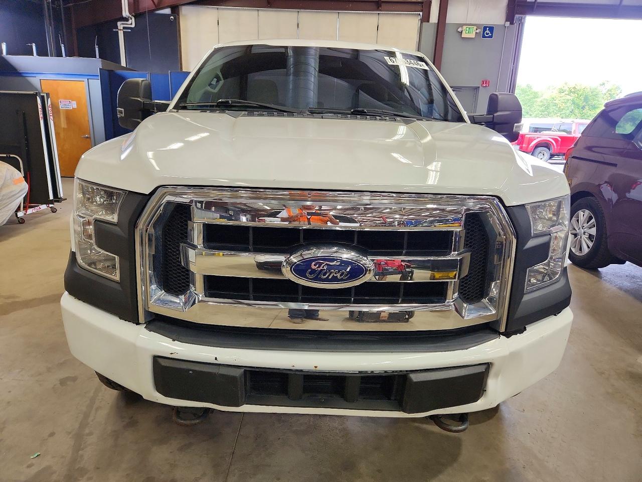 2017 Ford F150 Super Cab White vin: 1FTEX1EP8HFC92292