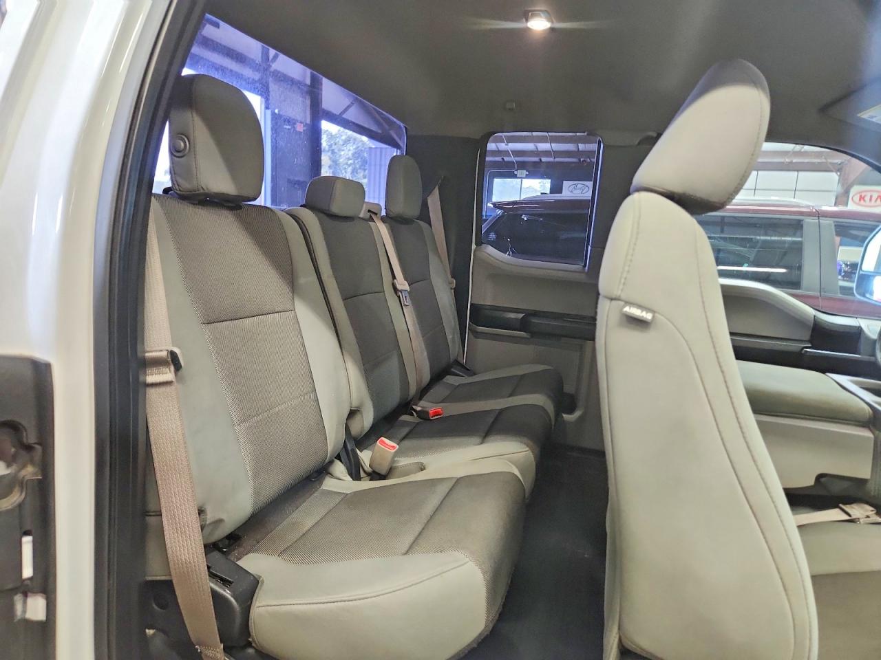 2017 Ford F150 Super Cab White vin: 1FTEX1EP8HFC92292