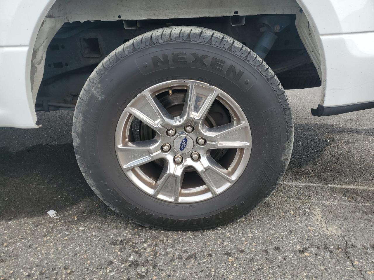 2015 Ford F150 Super Cab Белый vin: 1FTEX1EP9FFC44832 Damage: Left Rear Wheel, Curb Rash, 3 To 4 Inches