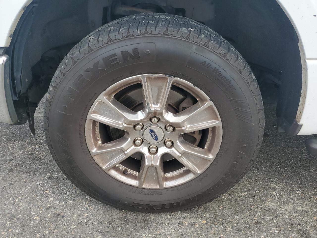 2015 Ford F150 Super Cab Белый vin: 1FTEX1EP9FFC44832 Damage: Left Front Wheel, Curb Rash, 4 To 5 Inches