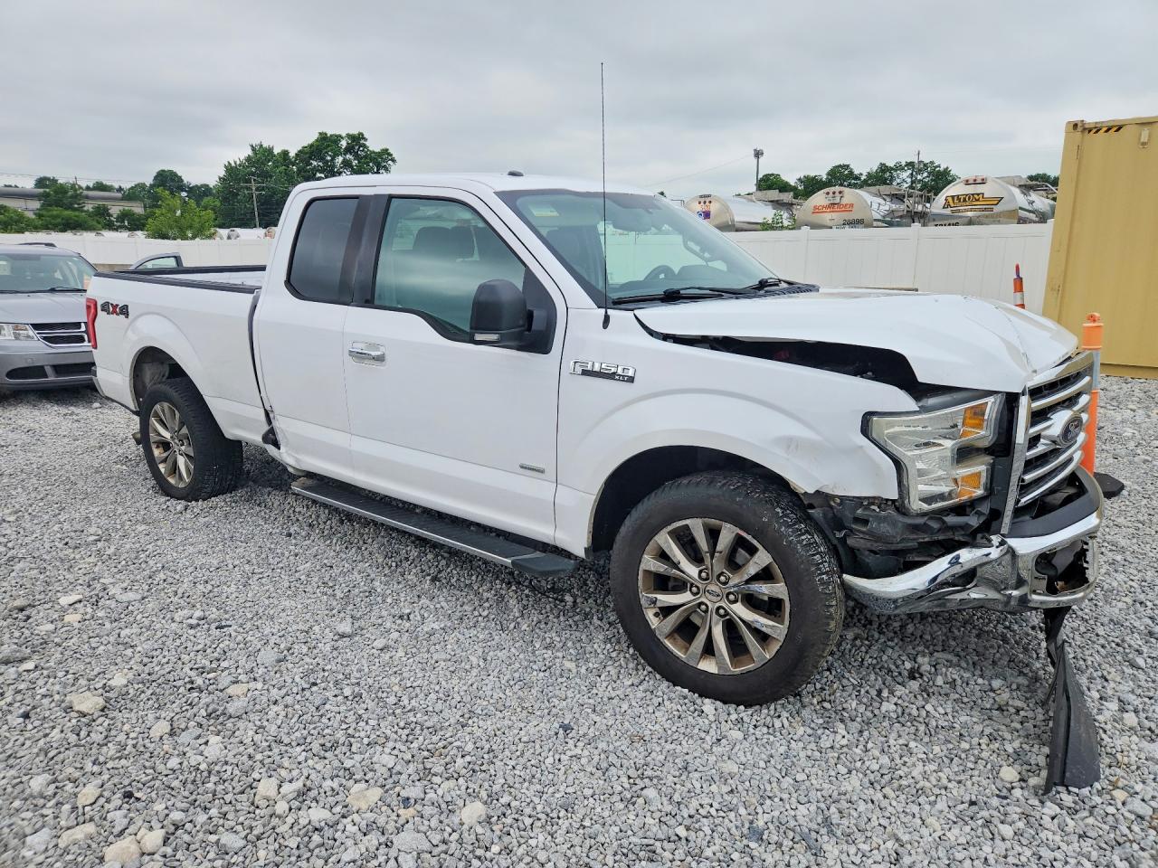 2015 Ford F150 Super Cab White vin: 1FTEX1EP9FKF14102