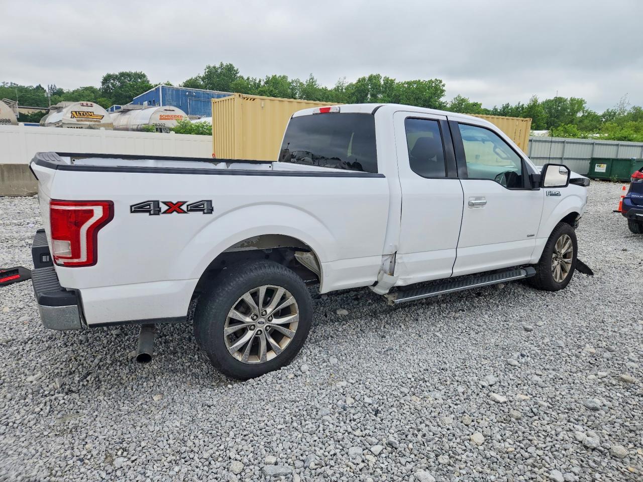 2015 Ford F150 Super Cab White vin: 1FTEX1EP9FKF14102