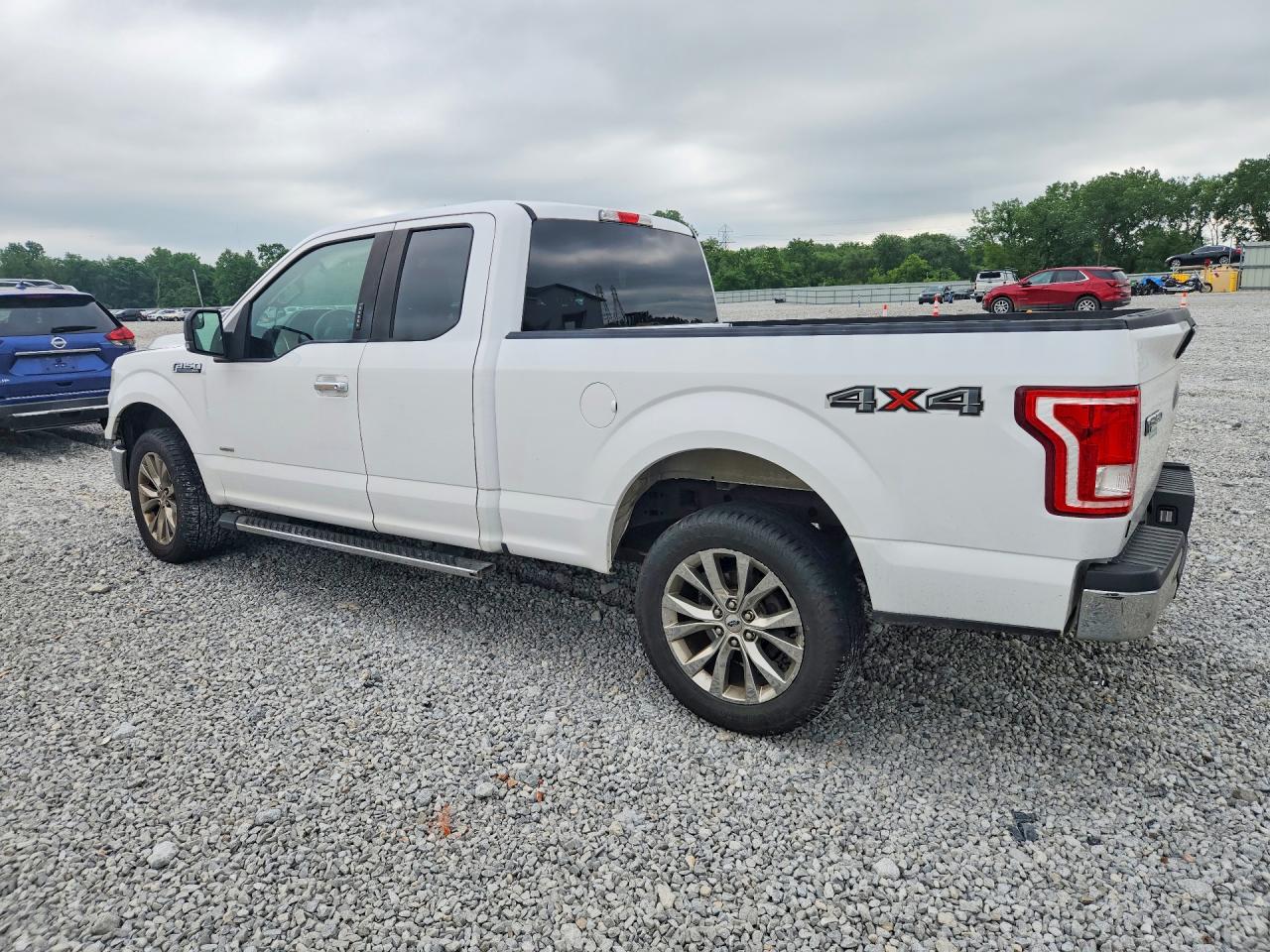2015 Ford F150 Super Cab White vin: 1FTEX1EP9FKF14102