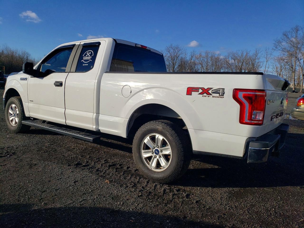 2015 Ford F150 Super Cab White vin: 1FTEX1EPXFFC01665