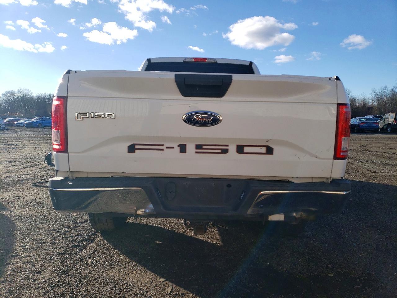 2015 Ford F150 Super Cab White vin: 1FTEX1EPXFFC01665