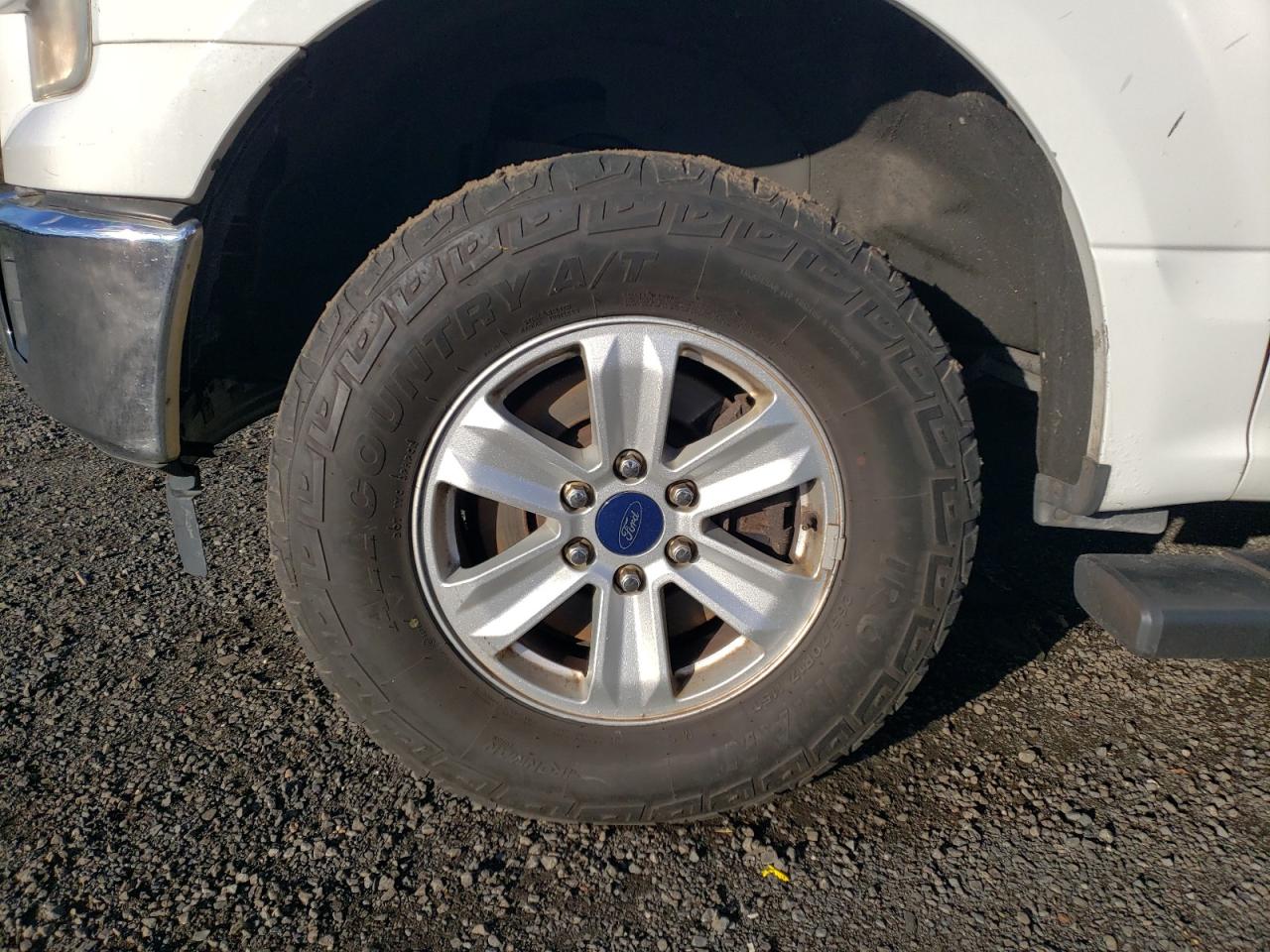 2015 Ford F150 Super Cab White vin: 1FTEX1EPXFFC01665 Damage: Left Front Tire, Worn, Replacement Required