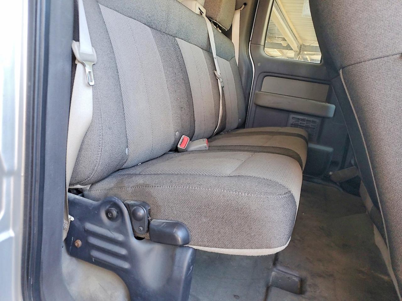 2010 Ford F150 Super Cab Silver vin: 1FTEX1EW0AKE47664