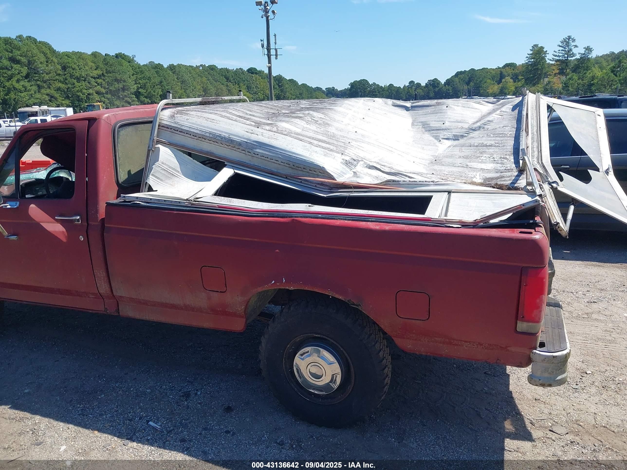1987 Ford F250   Red vin: 1FTFF25Y3HNA00401