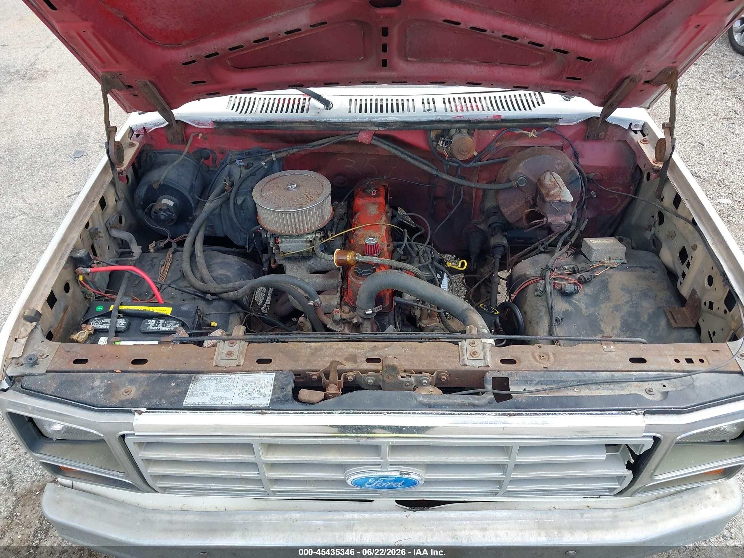 1983 Ford F250   White vin: 1FTFF25Y5DPA98586