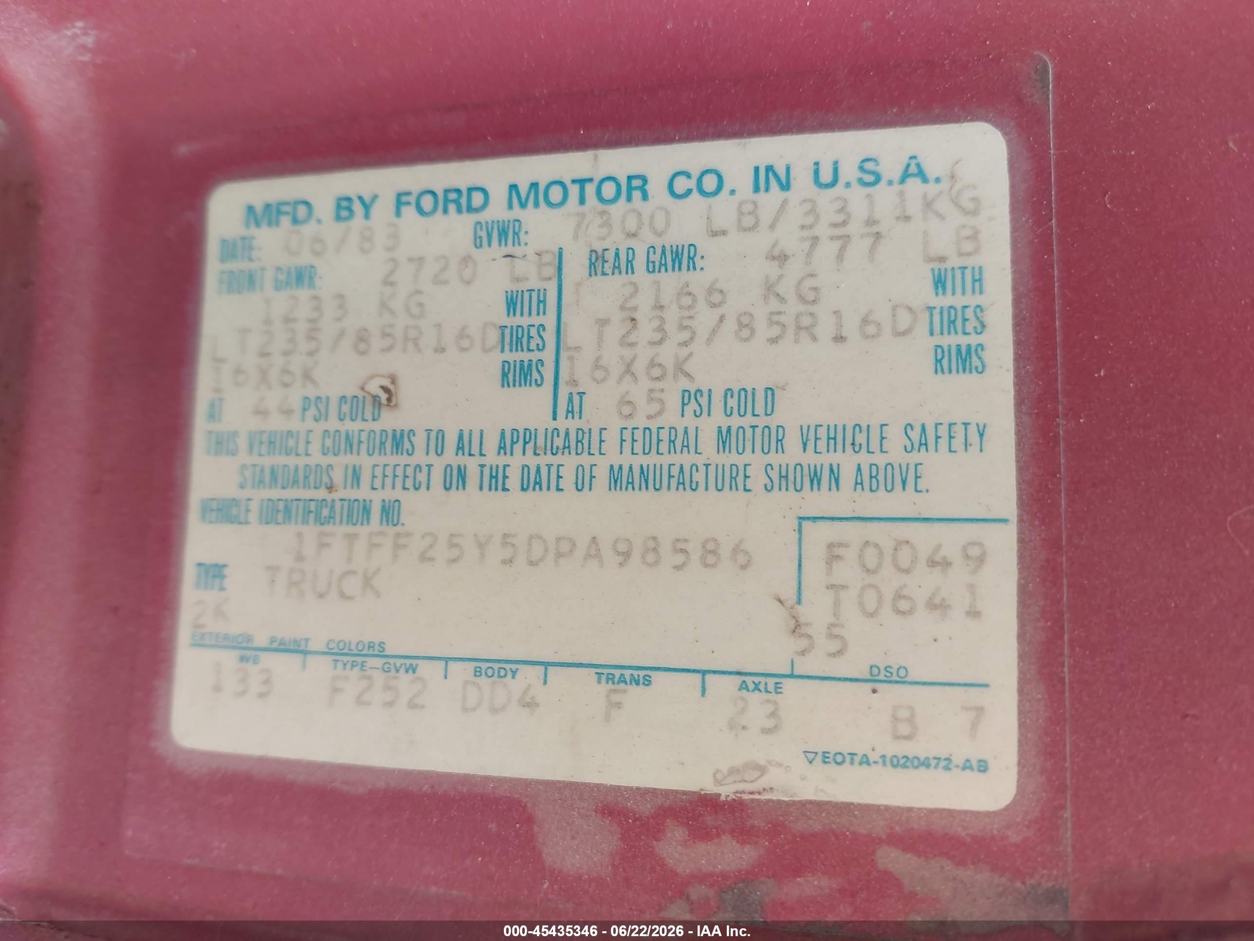 1983 Ford F250   White vin: 1FTFF25Y5DPA98586