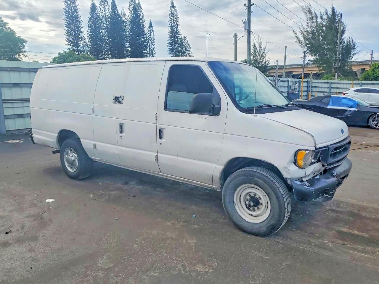 1997 Ford Econoline E350 Super Duty Van White vin: 1FTFS2428VHB39569