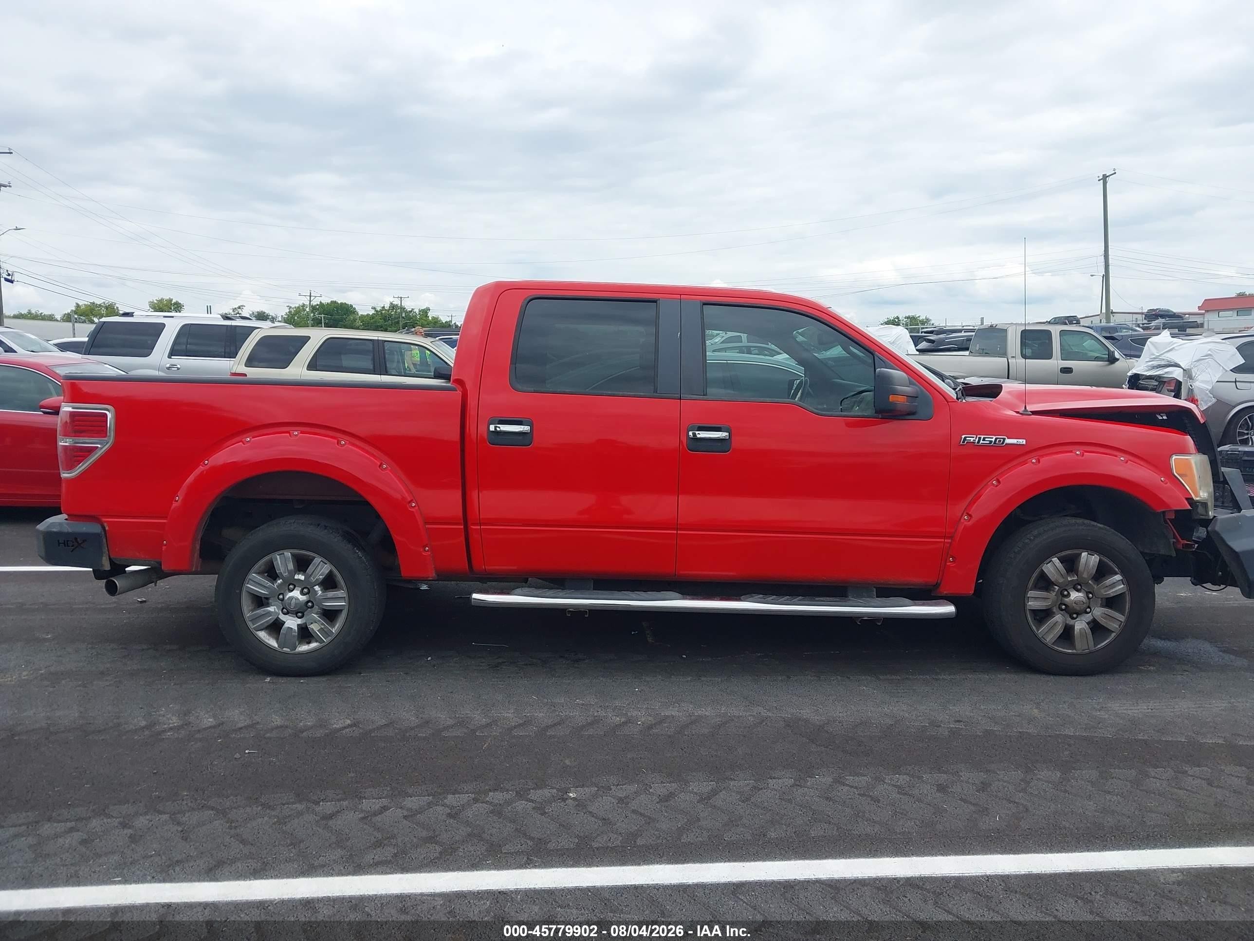 2011 Ford F-150 Xlt Red vin: 1FTFW1CF0BFA19825