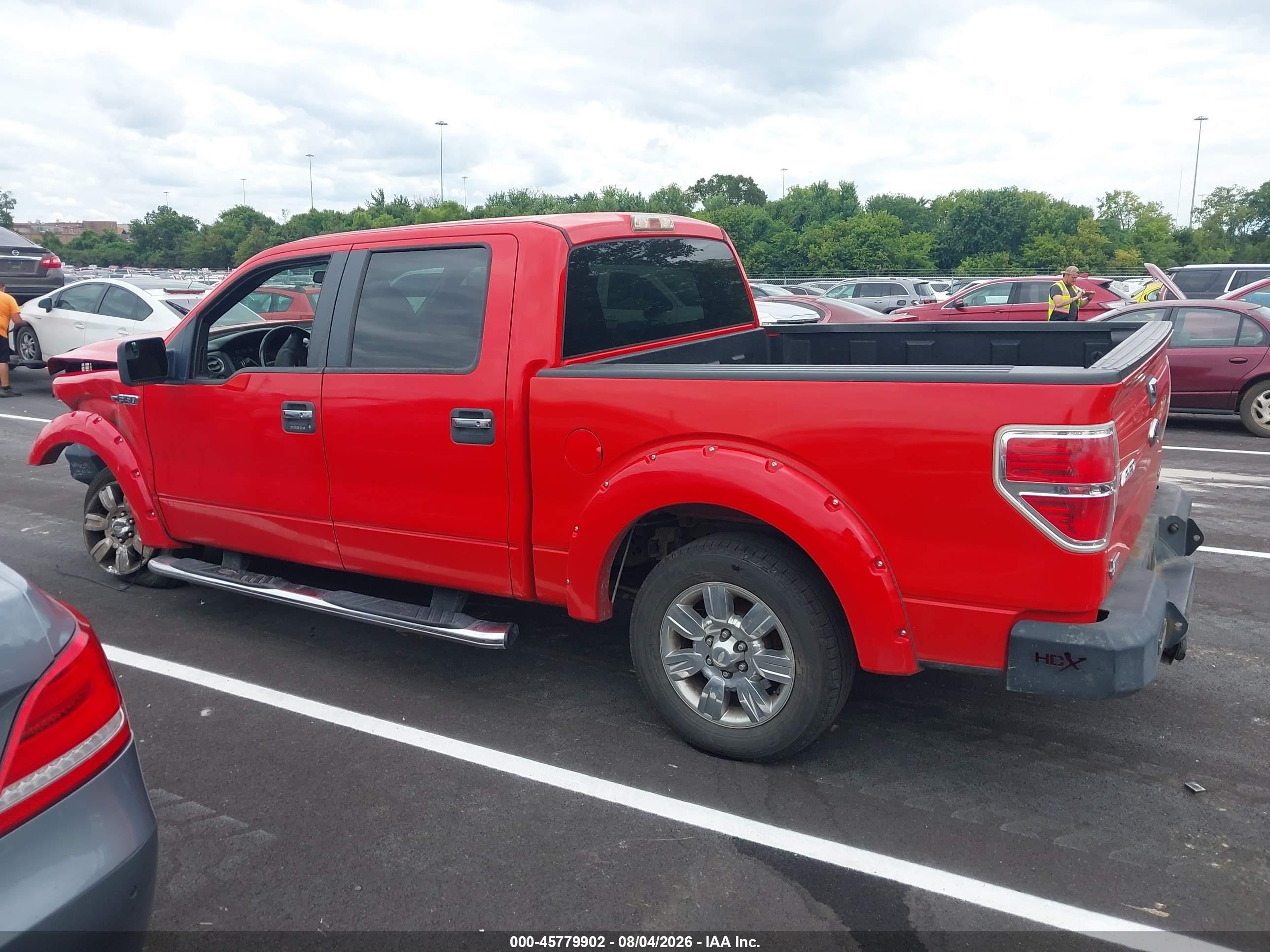 2011 Ford F-150 Xlt Red vin: 1FTFW1CF0BFA19825