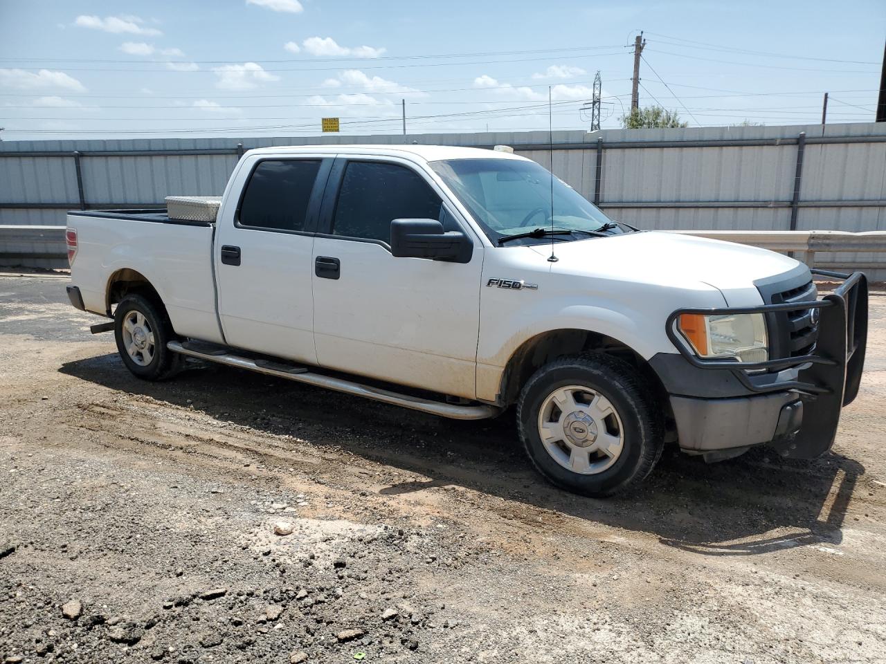 2011 Ford F150 Supercrew Белый vin: 1FTFW1CF0BFC14324 Damage: Right Rear Door, Dent(S) W/ Paint Dmg, 3 To 4 Inches