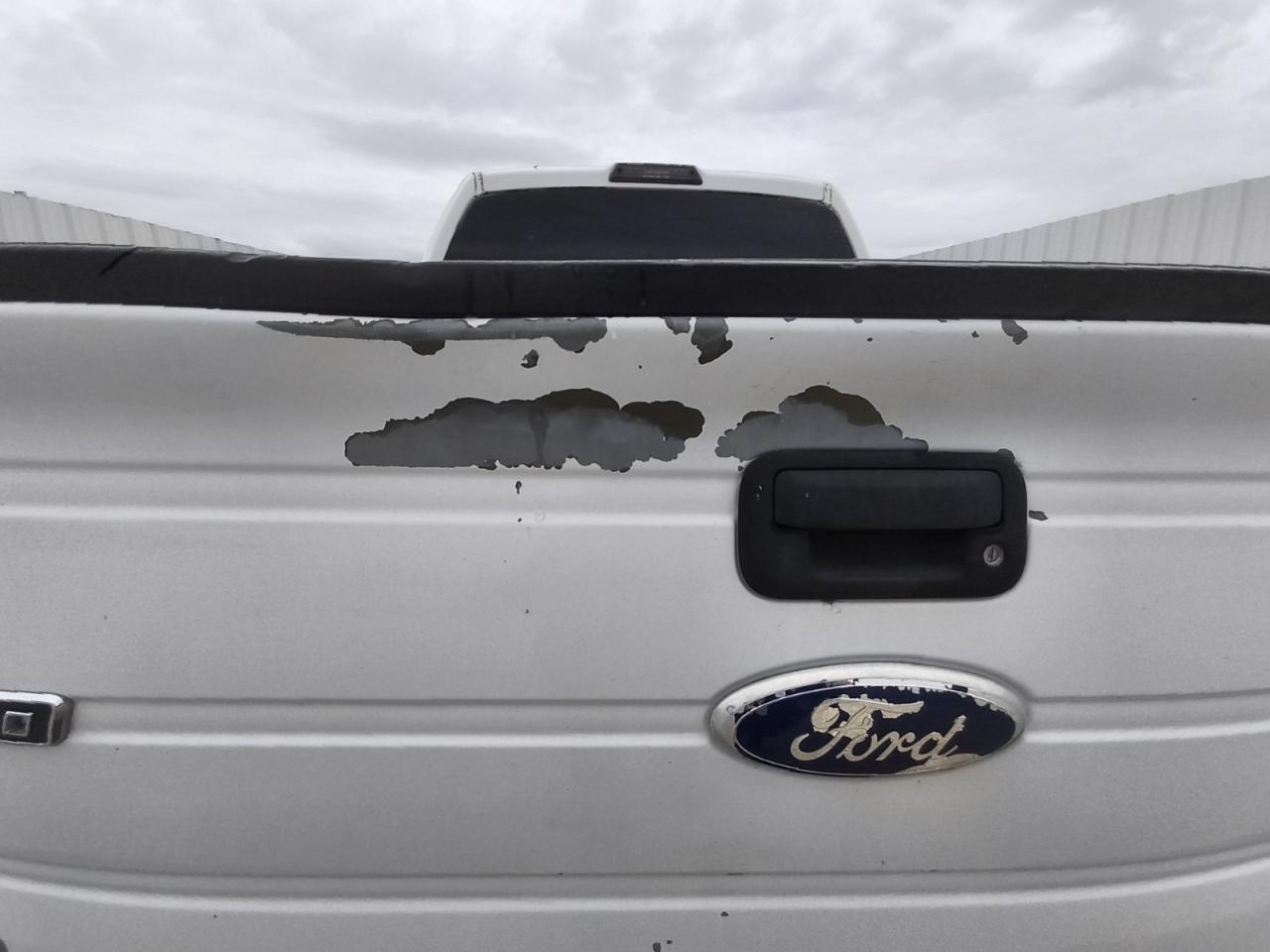 2012 Ford F150 Supercrew White vin: 1FTFW1CF1CKD59588 Damage: Tailgate, Dent(S) W/ Paint Dmg, > 12 Inches