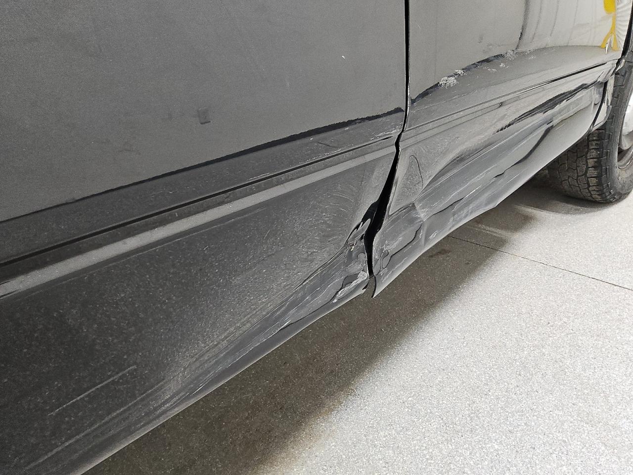 2013 Ford F150 Supercrew Black vin: 1FTFW1CF1DFA64663 Damage: Right Rear Door, Severe Damage, Replacement Required