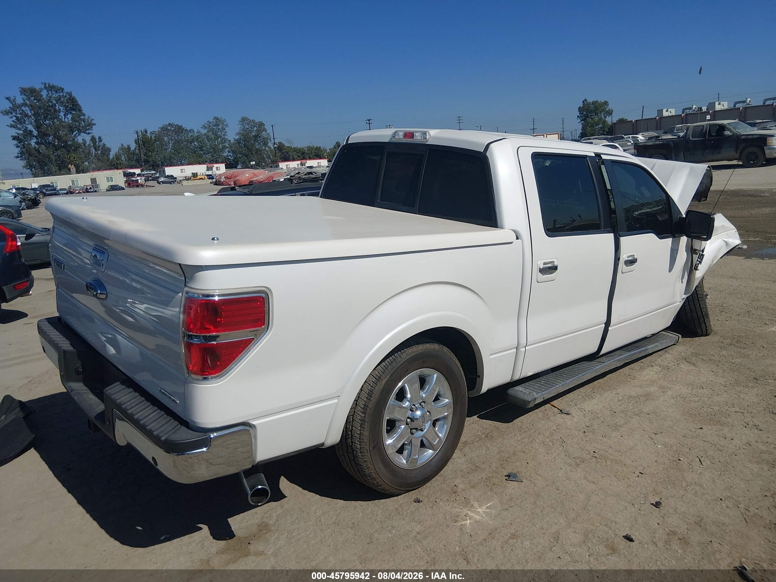 2013 Ford F-150 Lariat White vin: 1FTFW1CF1DKE98797