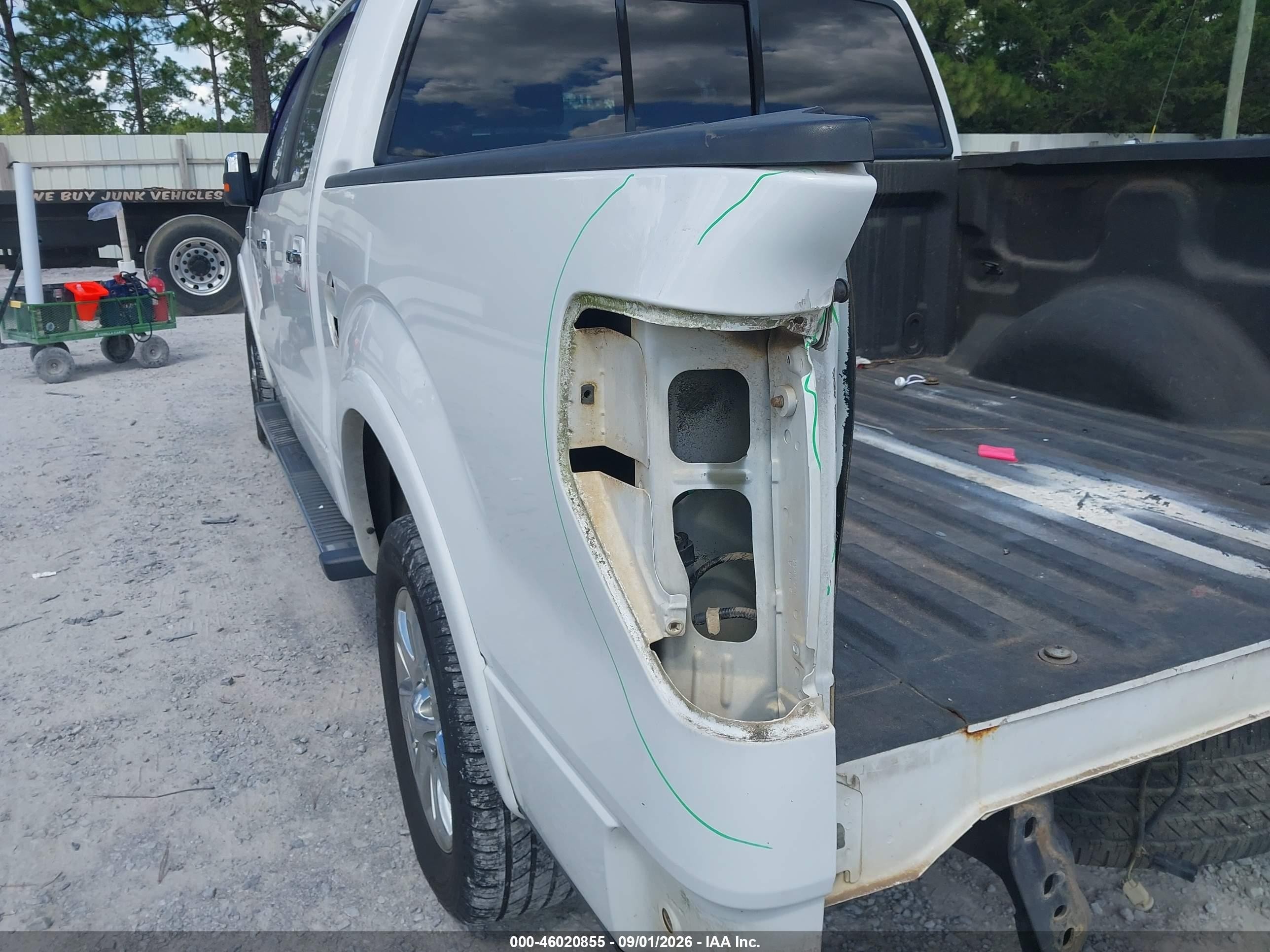 2014 Ford F-150 Lariat White vin: 1FTFW1CF2EFB32681