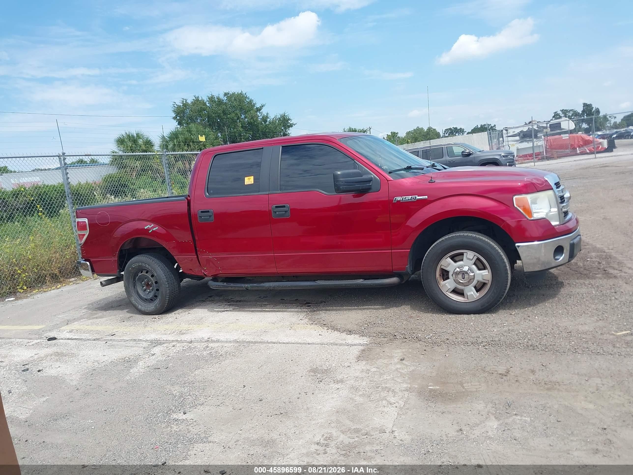 2014 Ford F-150 Xlt Red vin: 1FTFW1CF2EFB67382
