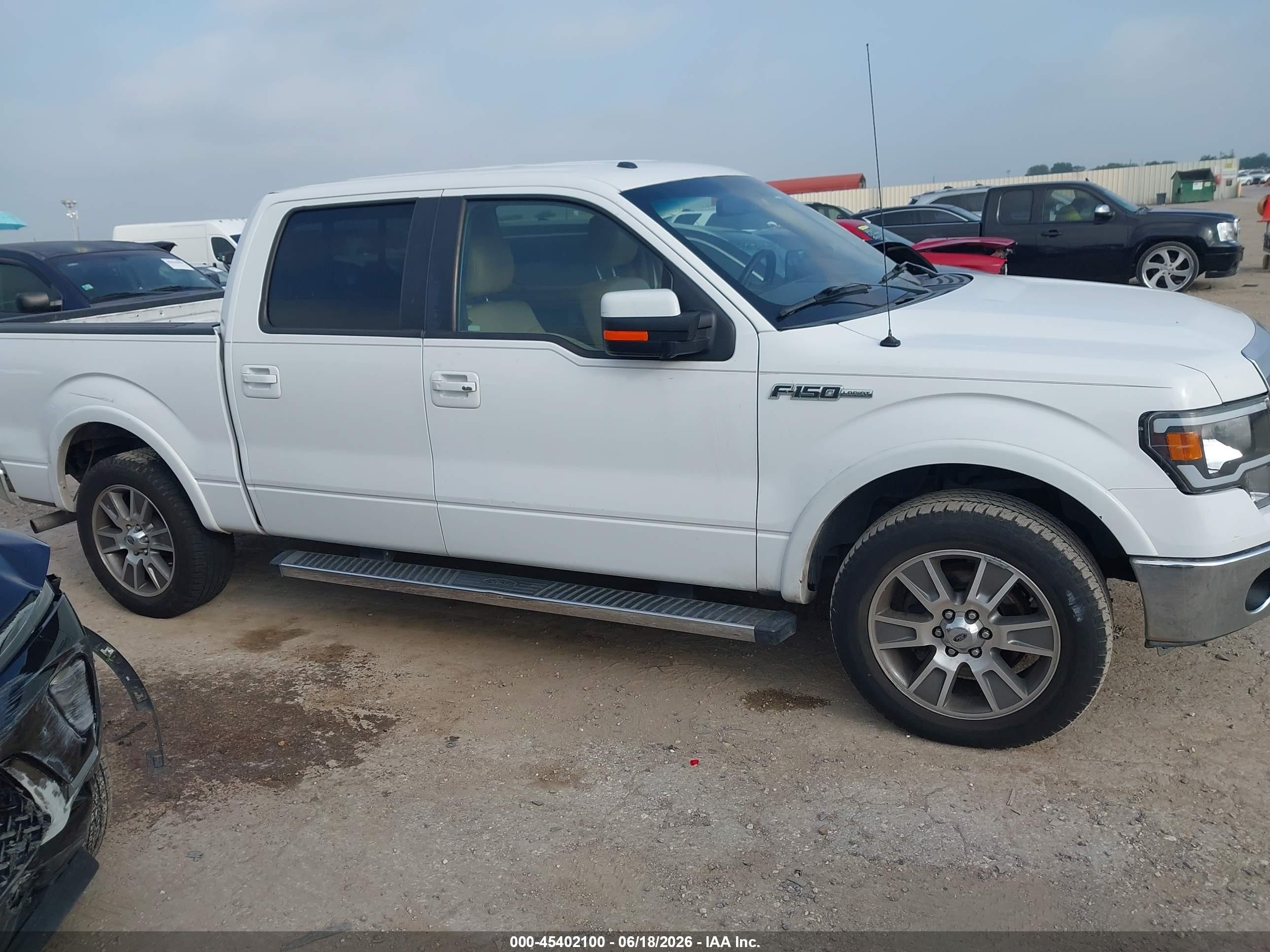 2014 Ford F-150 Lariat White vin: 1FTFW1CF3EKE52325