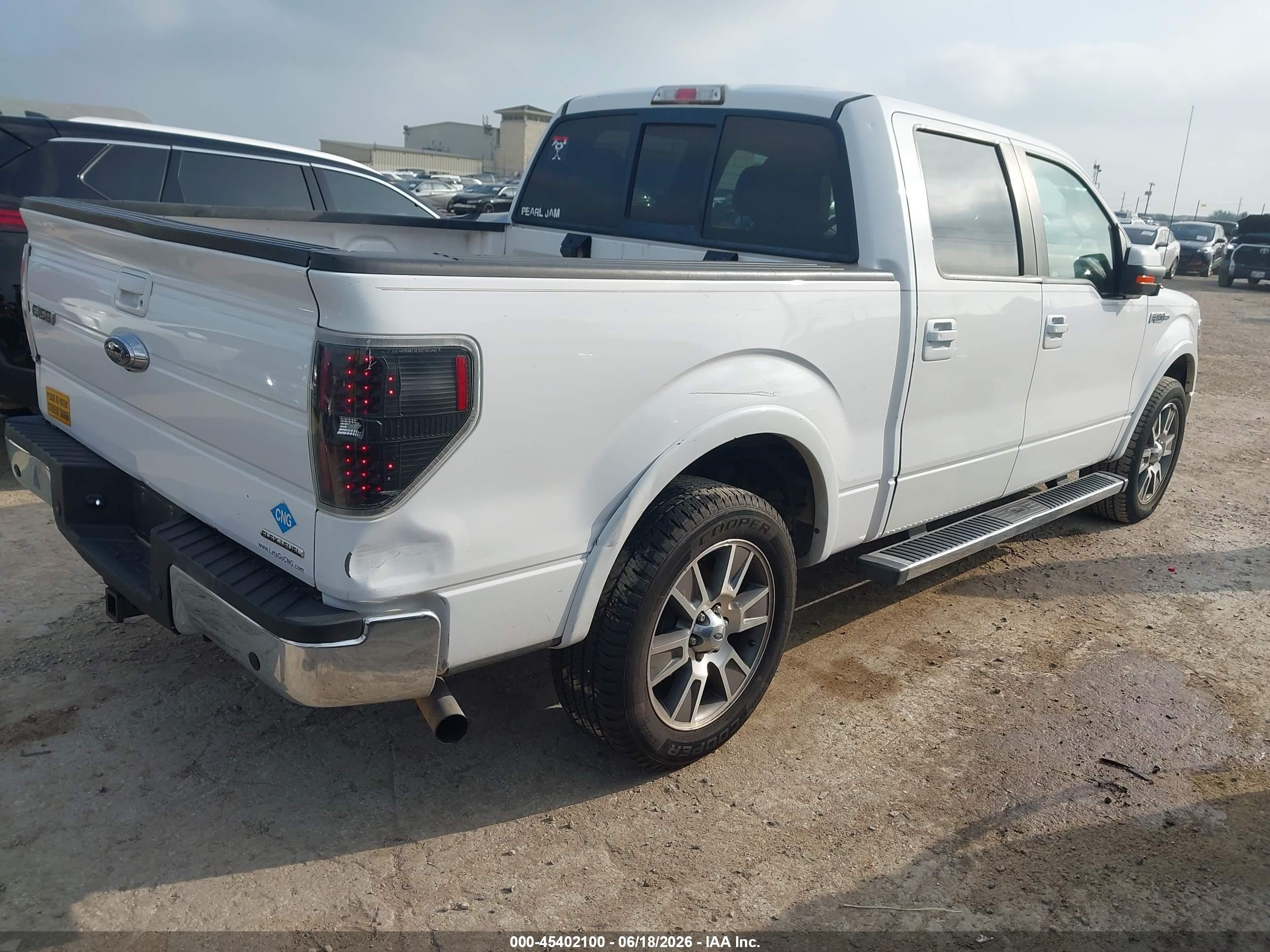 2014 Ford F-150 Lariat White vin: 1FTFW1CF3EKE52325