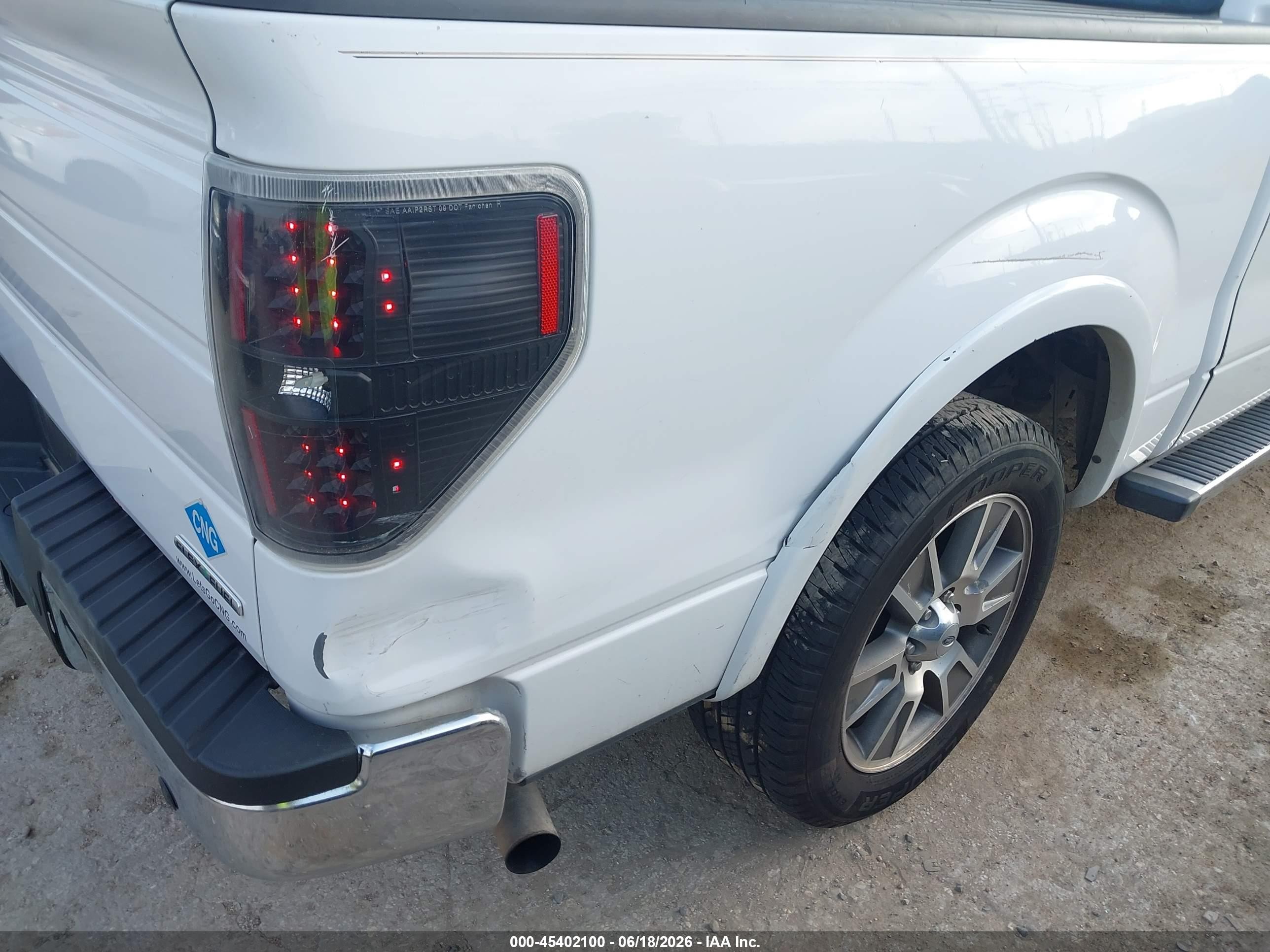 2014 Ford F-150 Lariat White vin: 1FTFW1CF3EKE52325