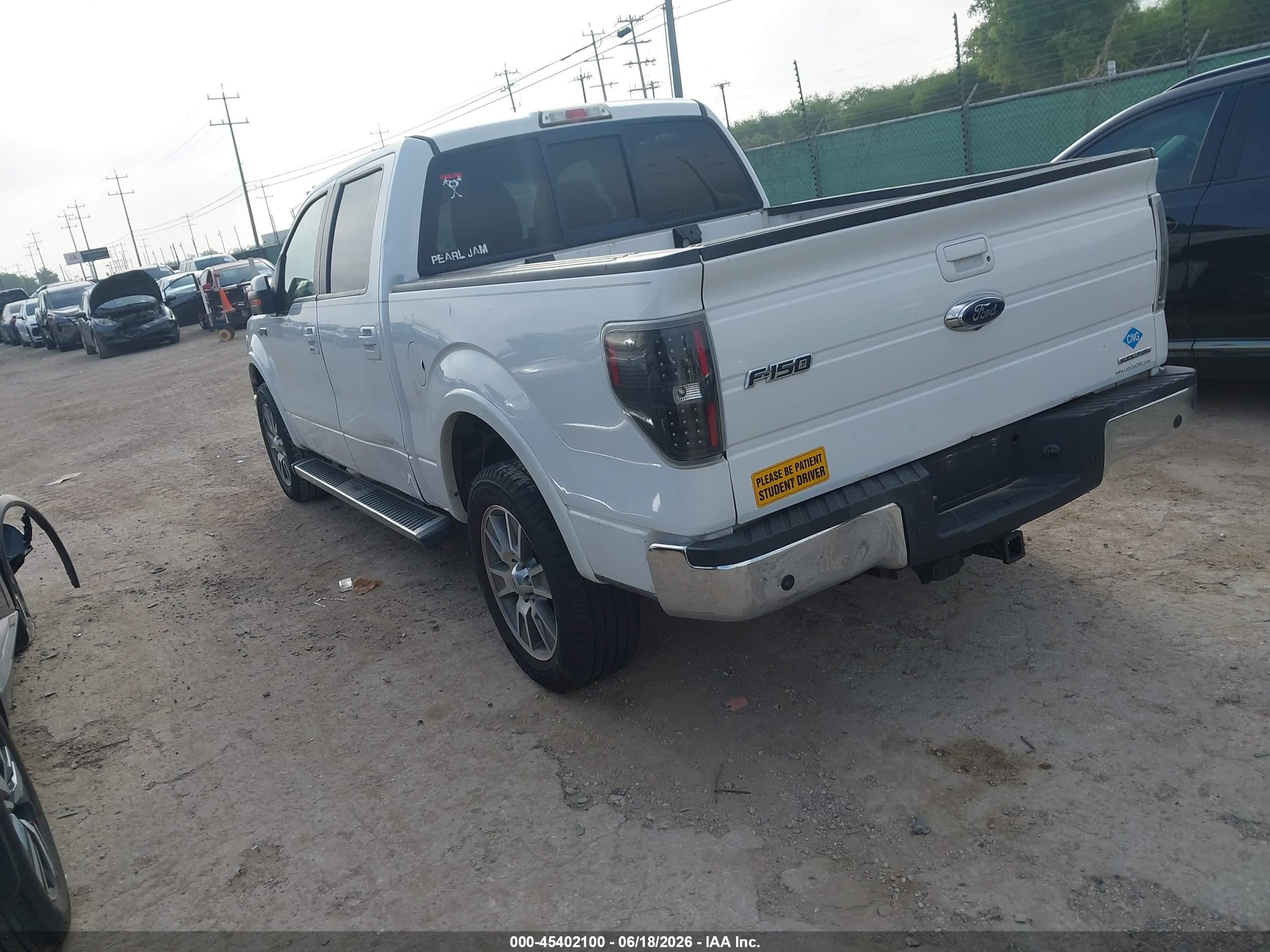 2014 Ford F-150 Lariat White vin: 1FTFW1CF3EKE52325