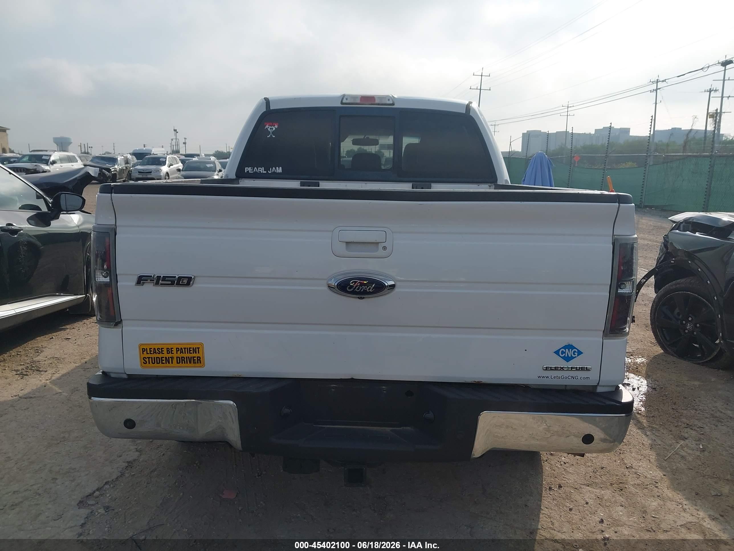 2014 Ford F-150 Lariat White vin: 1FTFW1CF3EKE52325