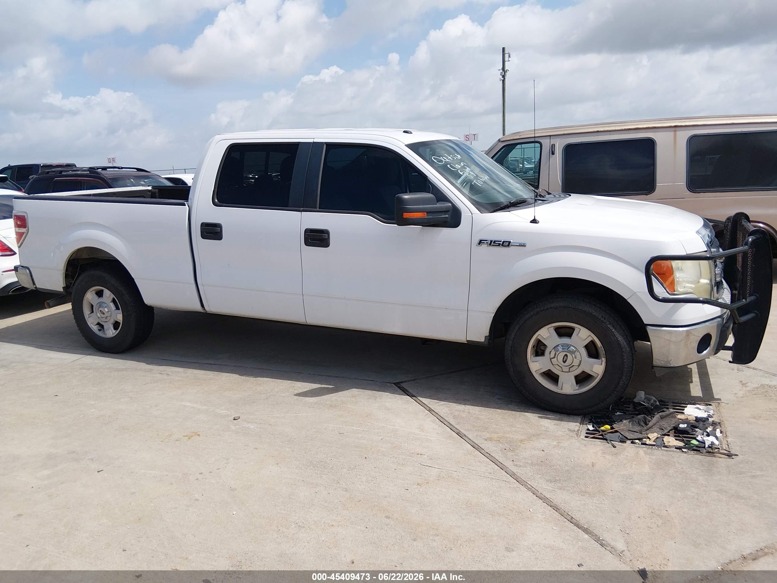 2014 Ford F-150 Xlt White vin: 1FTFW1CF3EKF56832