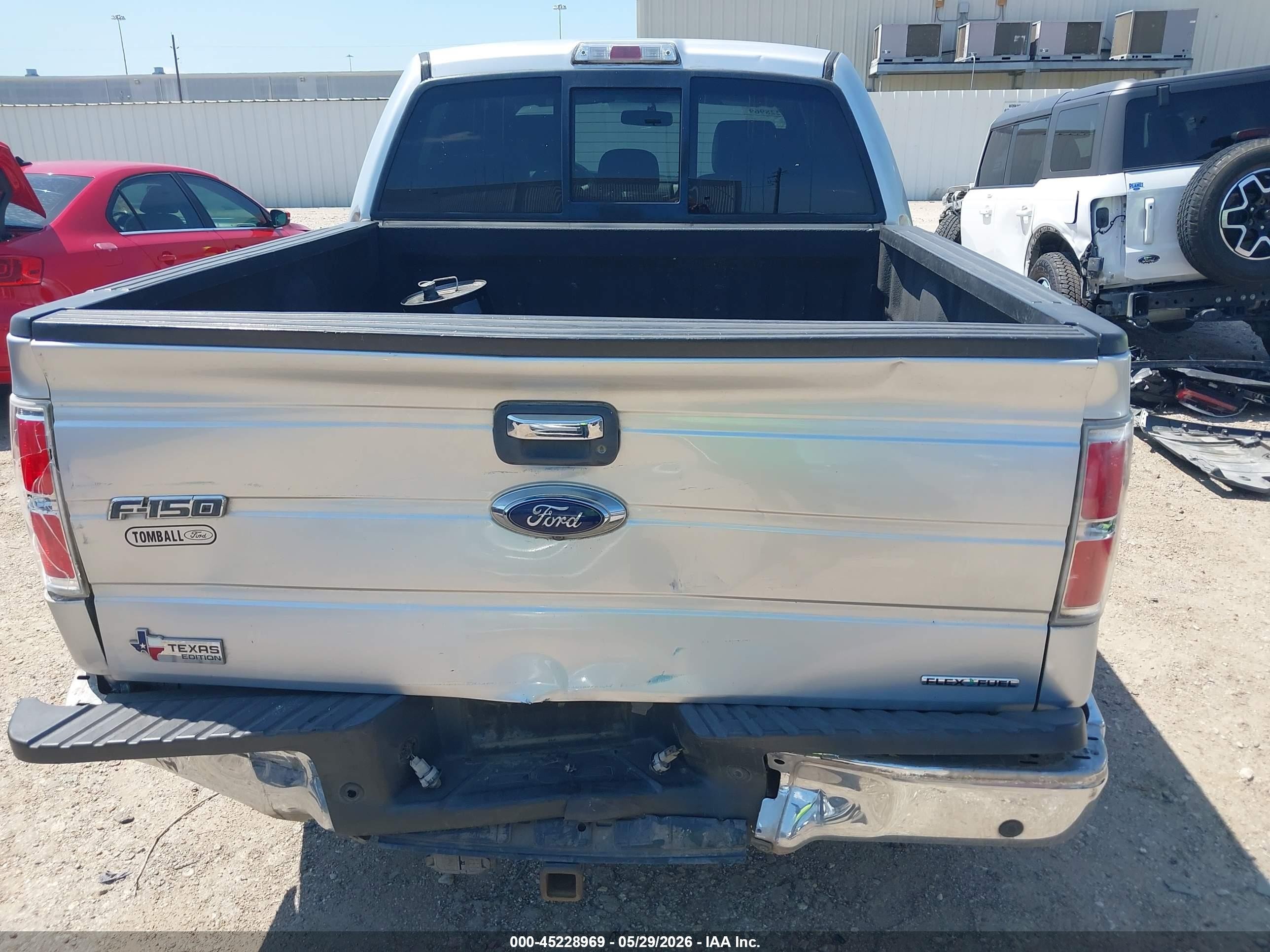 2013 Ford F-150 Xlt Silver vin: 1FTFW1CF4DFE01827
