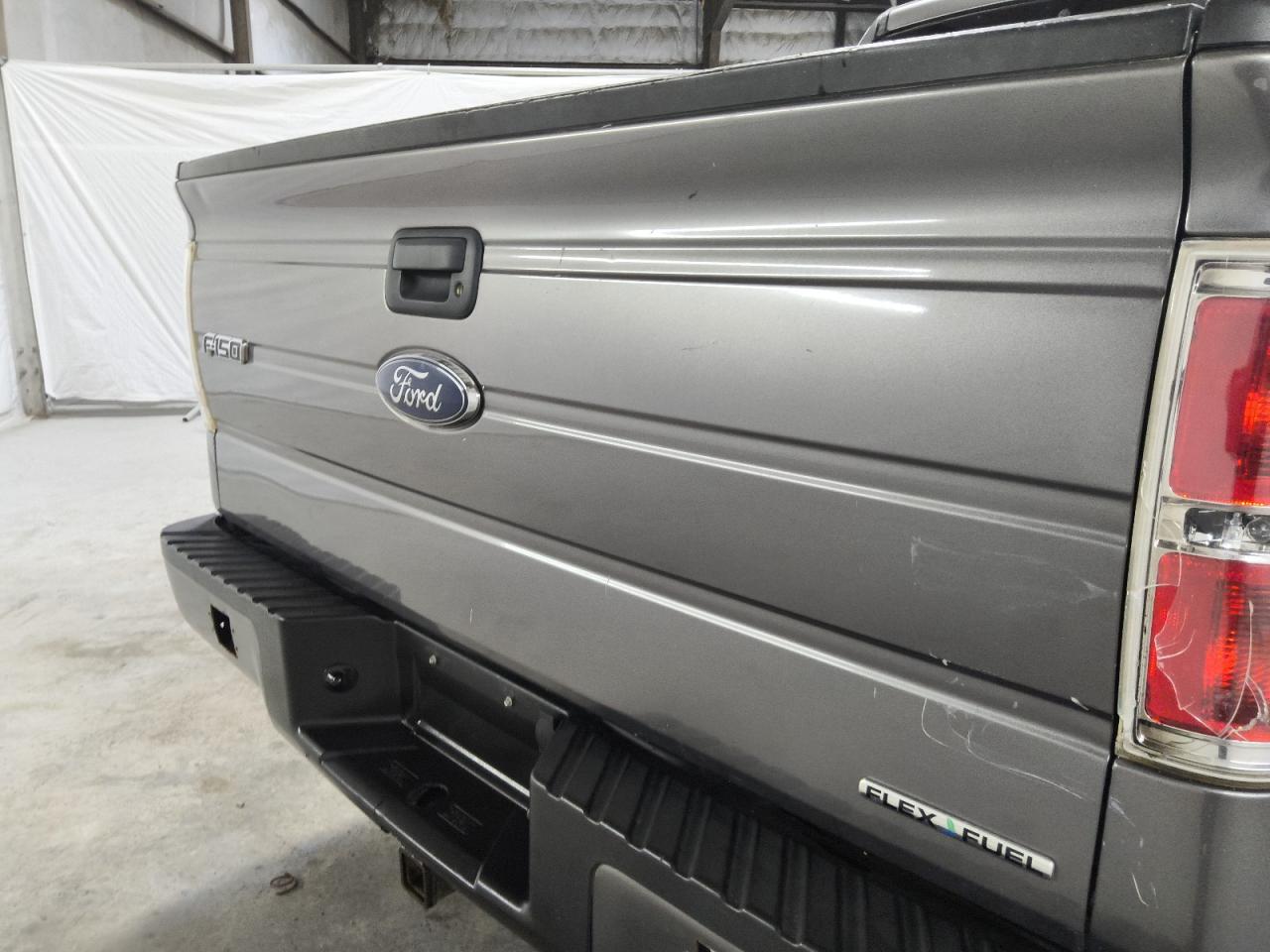 2014 Ford F150 Supercrew Gray vin: 1FTFW1CF4EKD42870 Damage: Right Tail Light, Broken, Replacement Required