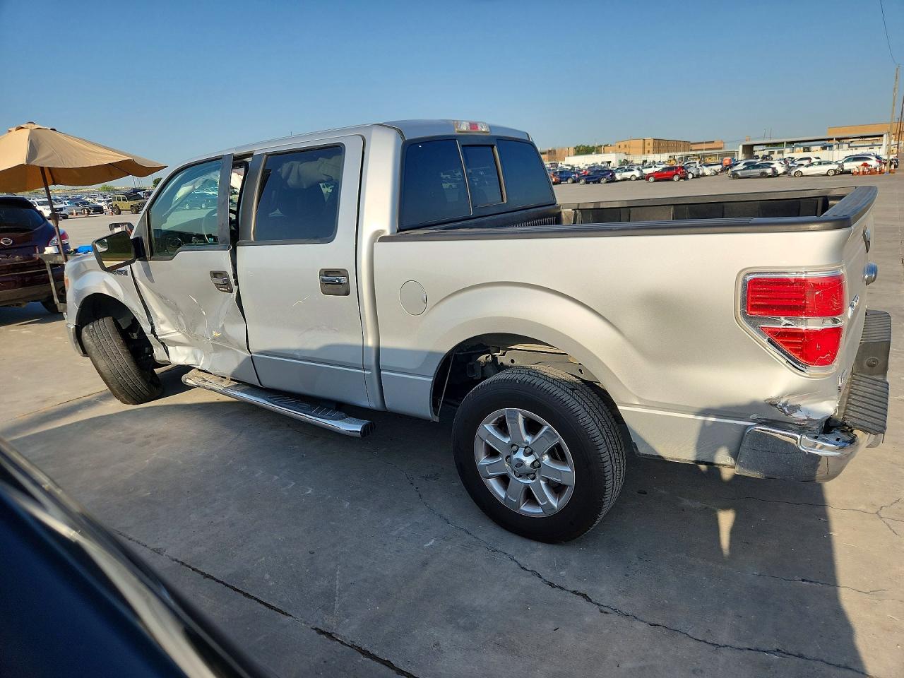 2014 Ford F150 Xlt Silver vin: 1FTFW1CF5EKG56978