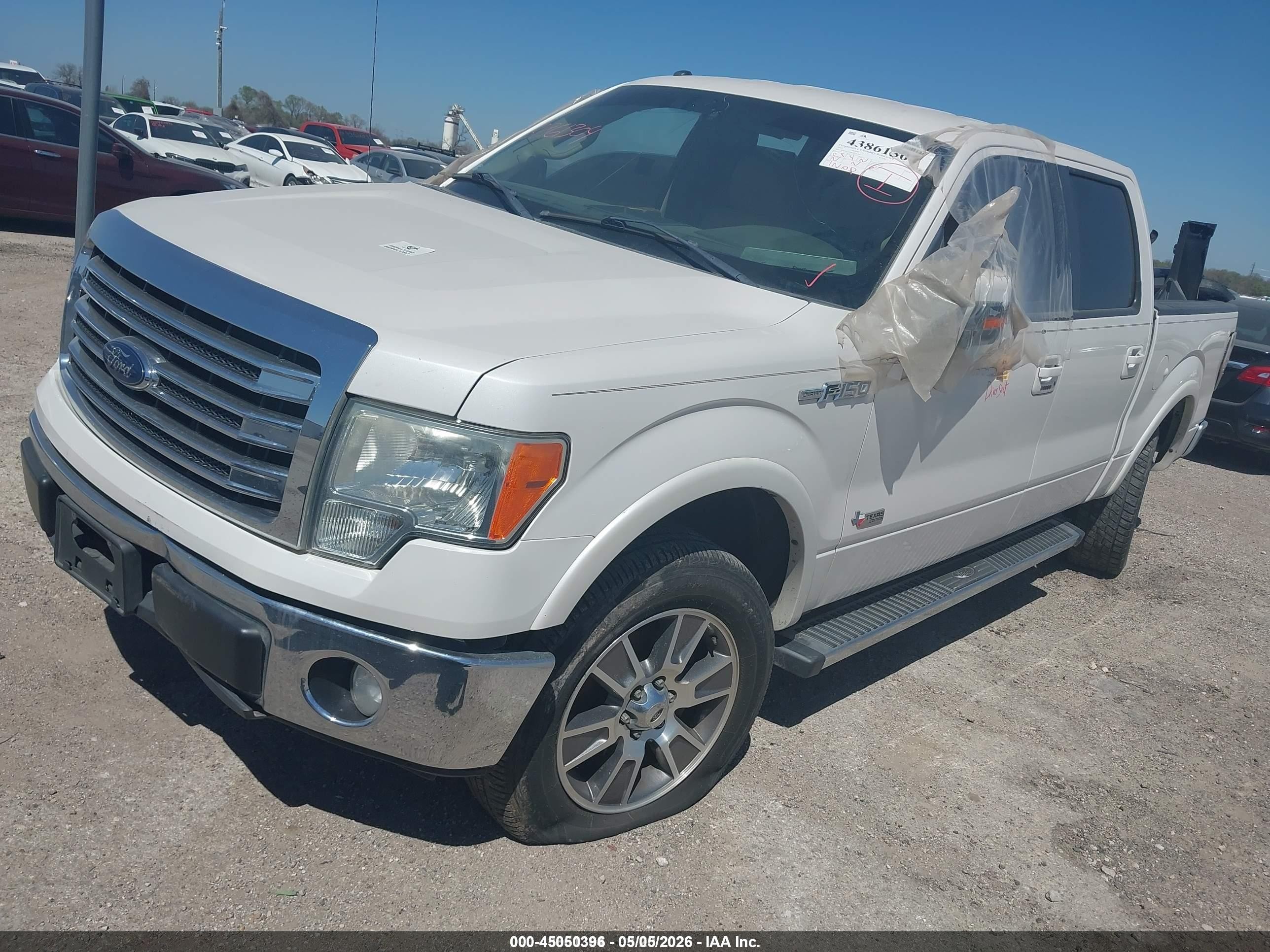 2014 Ford F-150 Lariat White vin: 1FTFW1CF6EKE30769