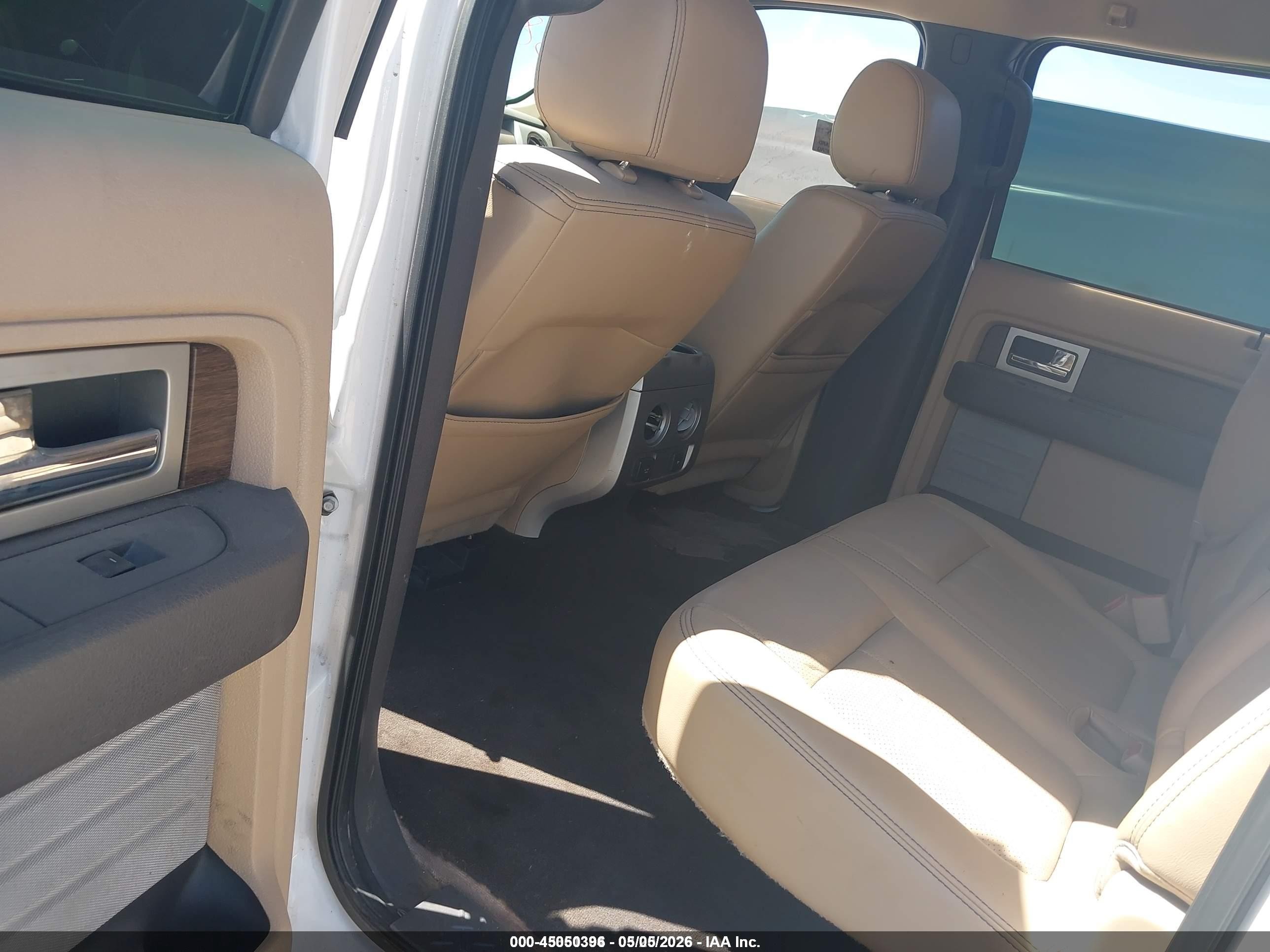 2014 Ford F-150 Lariat White vin: 1FTFW1CF6EKE30769