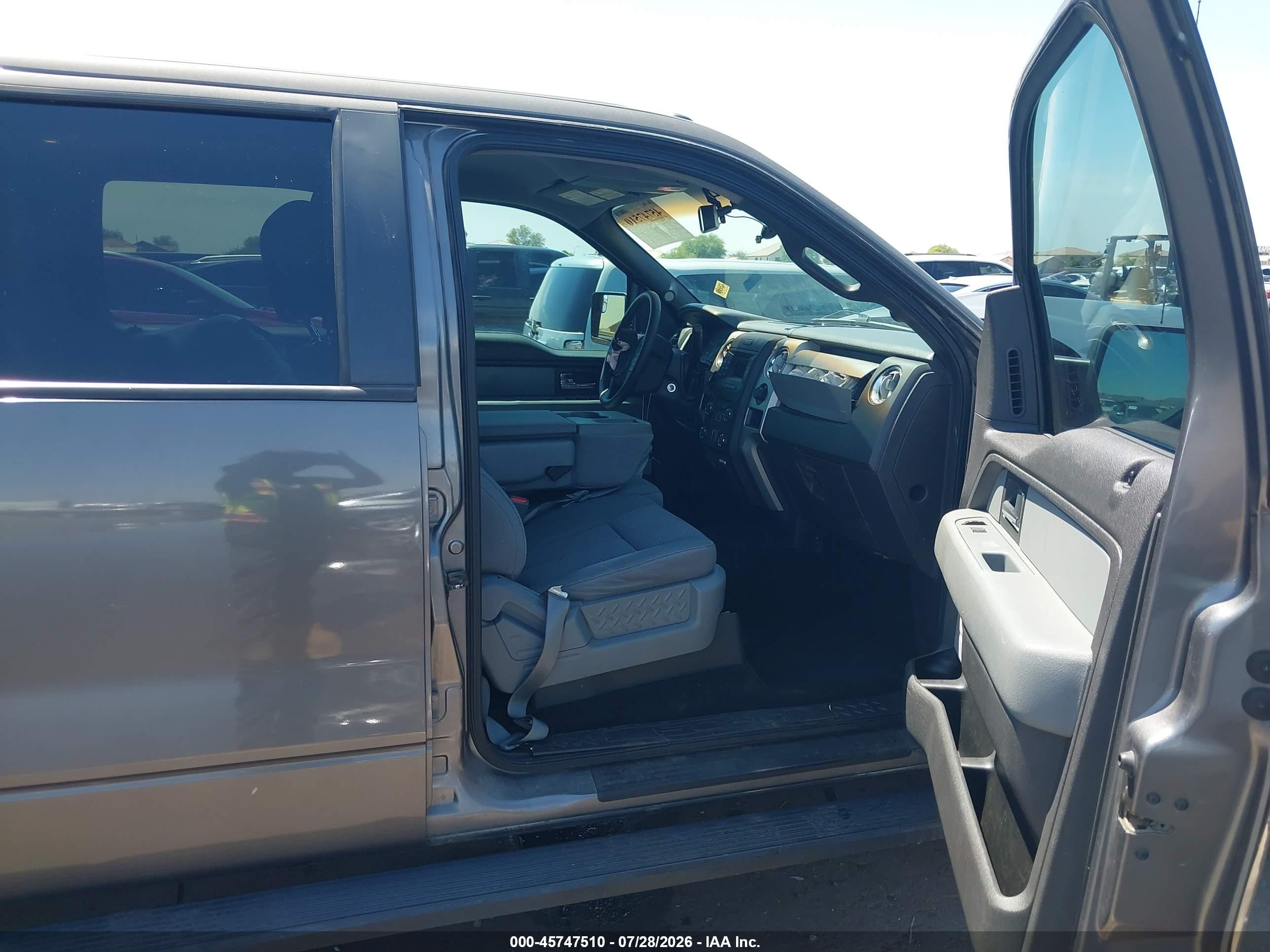 2013 Ford F-150 Xlt Серый vin: 1FTFW1CF8DKD28792