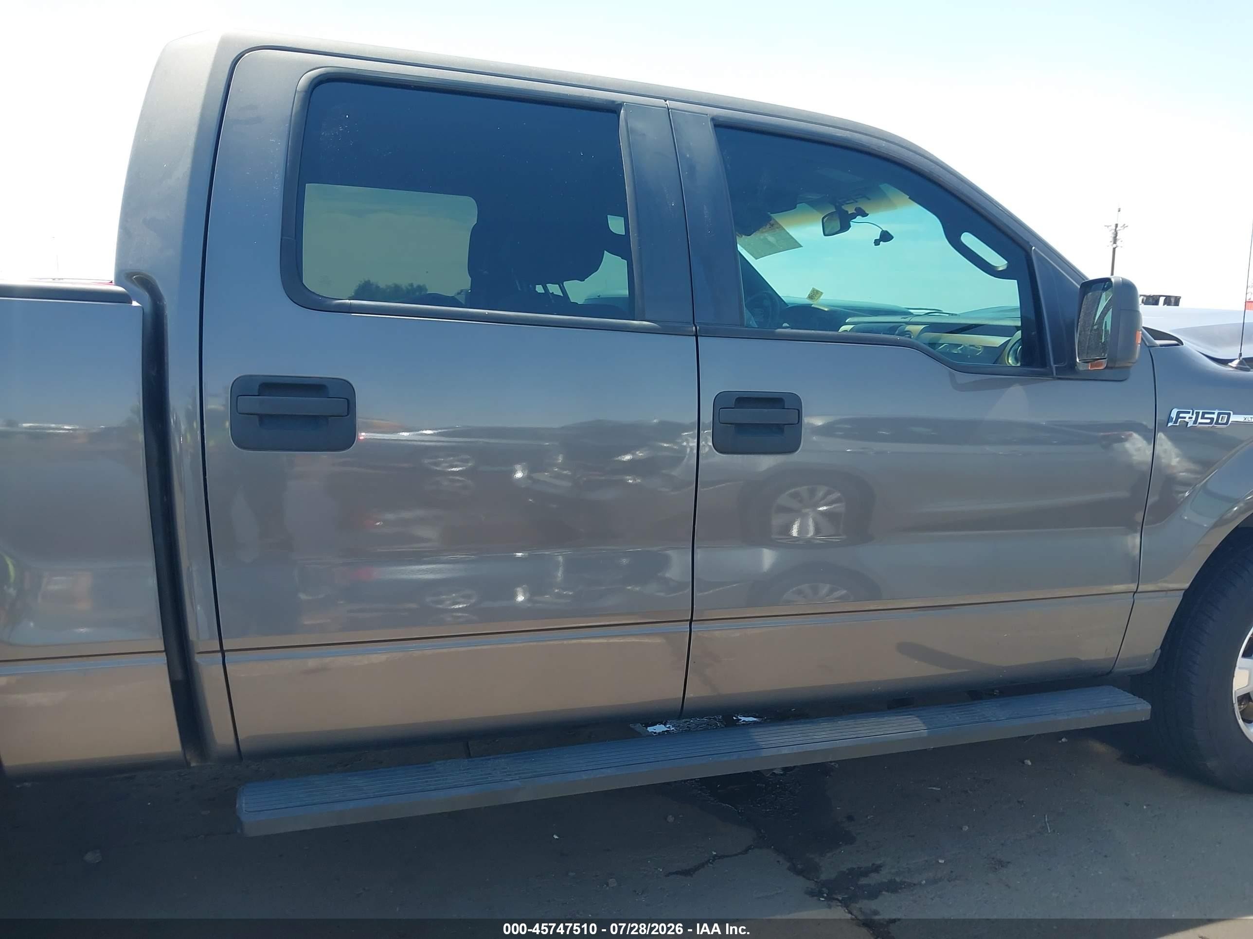 2013 Ford F-150 Xlt Серый vin: 1FTFW1CF8DKD28792