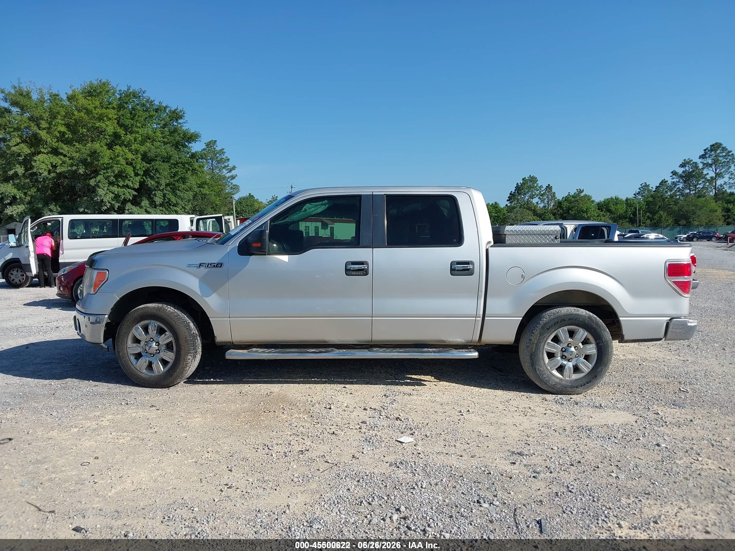 2011 Ford F-150 Xlt Silver vin: 1FTFW1CF9BFC86252