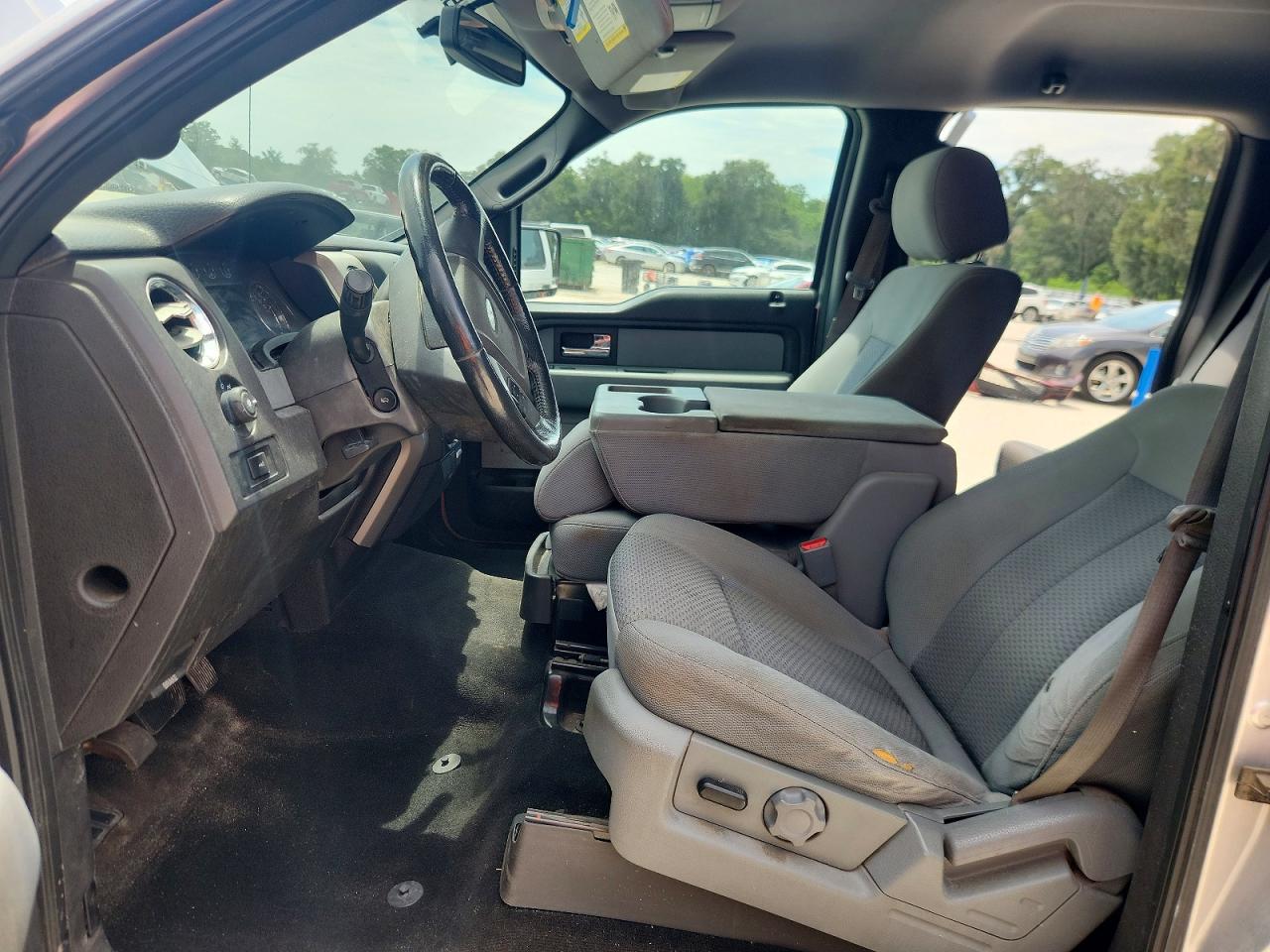 2013 Ford F150 Supercrew Silver vin: 1FTFW1CF9DKD18806