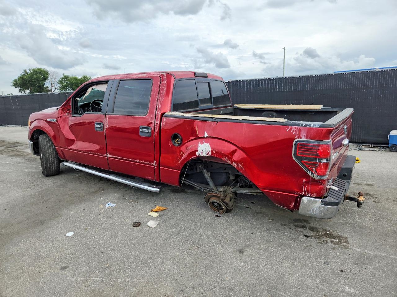 2013 Ford 150 Red vin: 1FTFW1CF9DKE38993