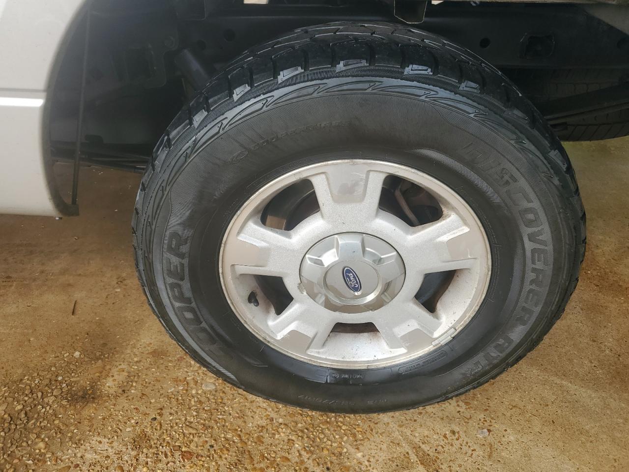 2013 Ford F150 Supercrew Silver vin: 1FTFW1CFXDFA93658 Damage: Left Rear Wheel, Chipped, 3