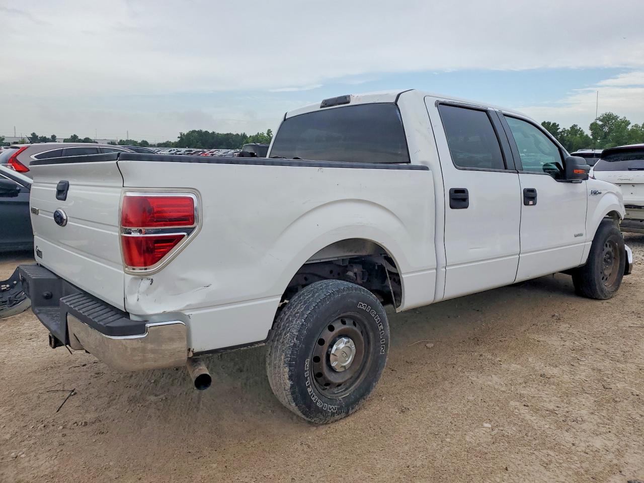 2011 Ford F150 Белый vin: 1FTFW1CT1BFB77189