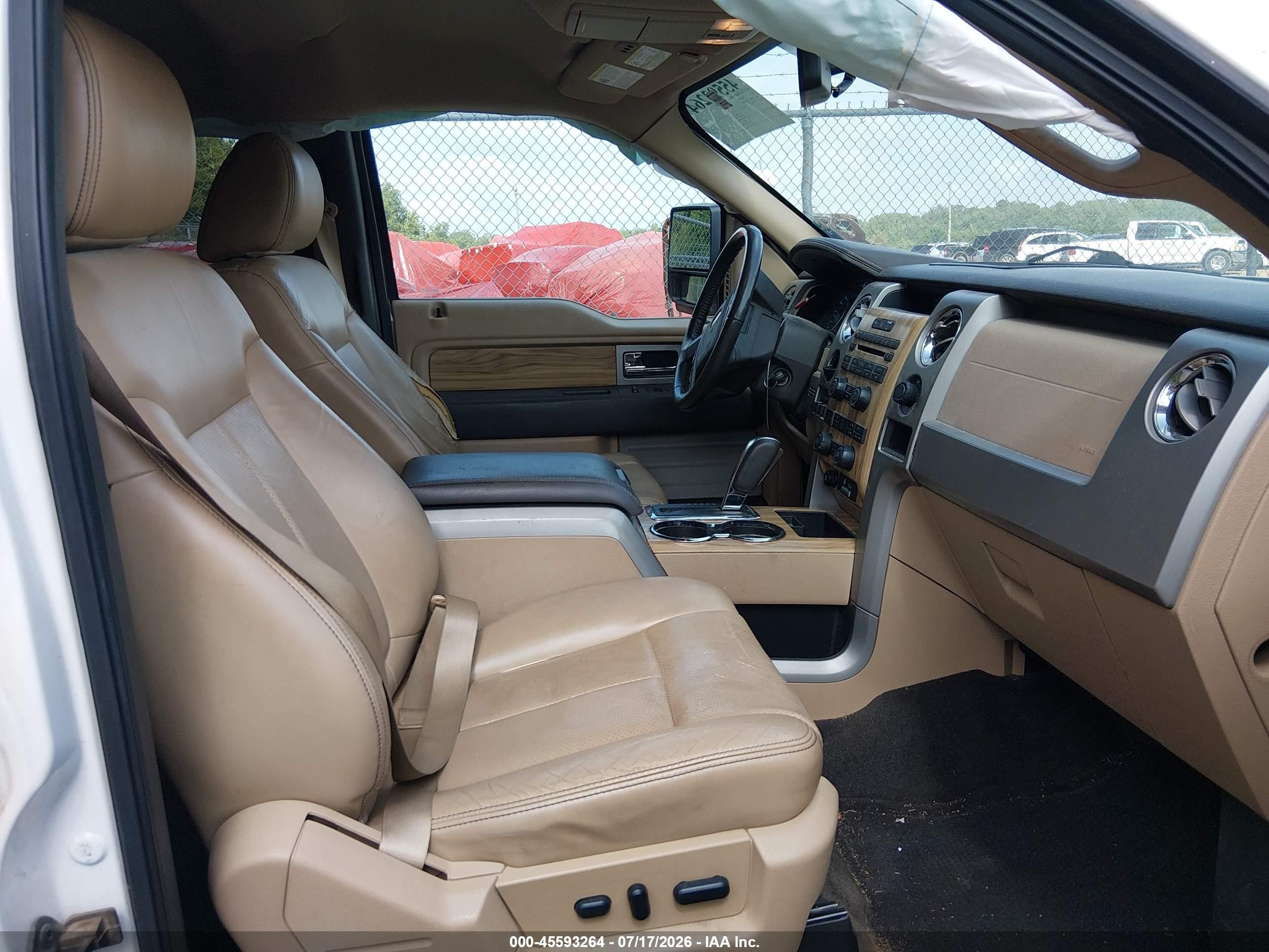 2011 Ford F-150 Lariat White vin: 1FTFW1CT1BFC55292
