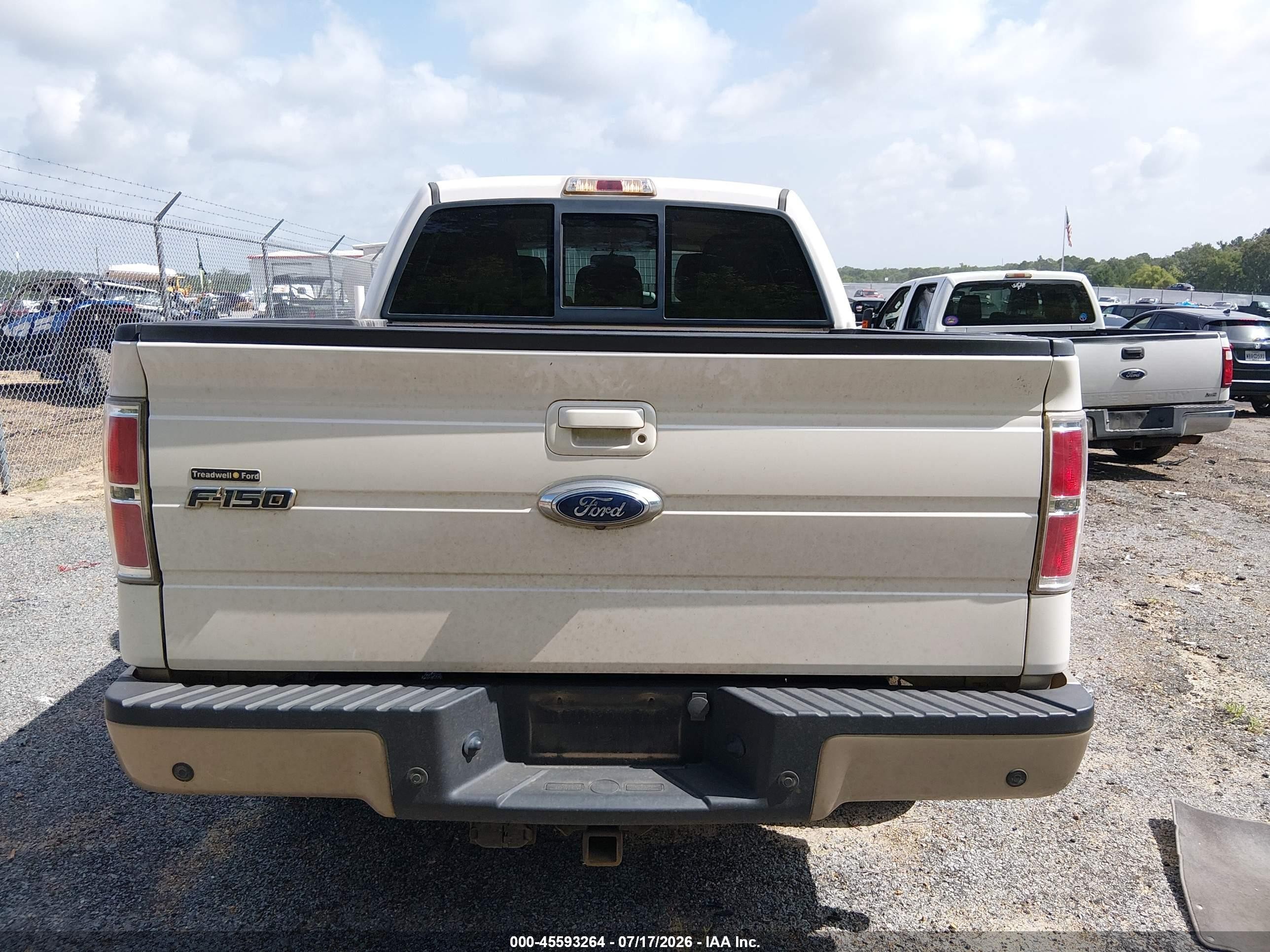 2011 Ford F-150 Lariat White vin: 1FTFW1CT1BFC55292