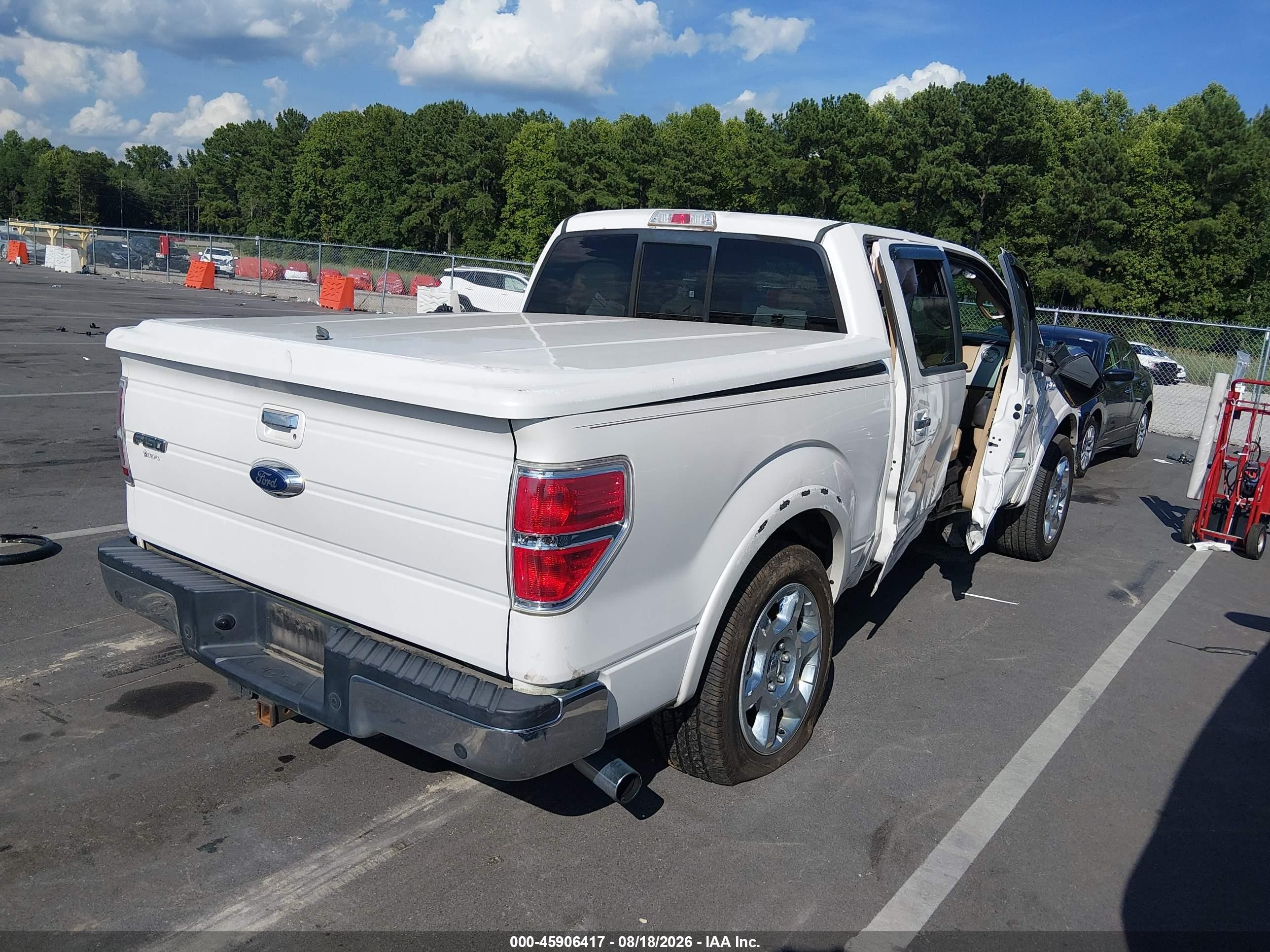 2014 Ford F-150 Lariat White vin: 1FTFW1CT1EFB06434