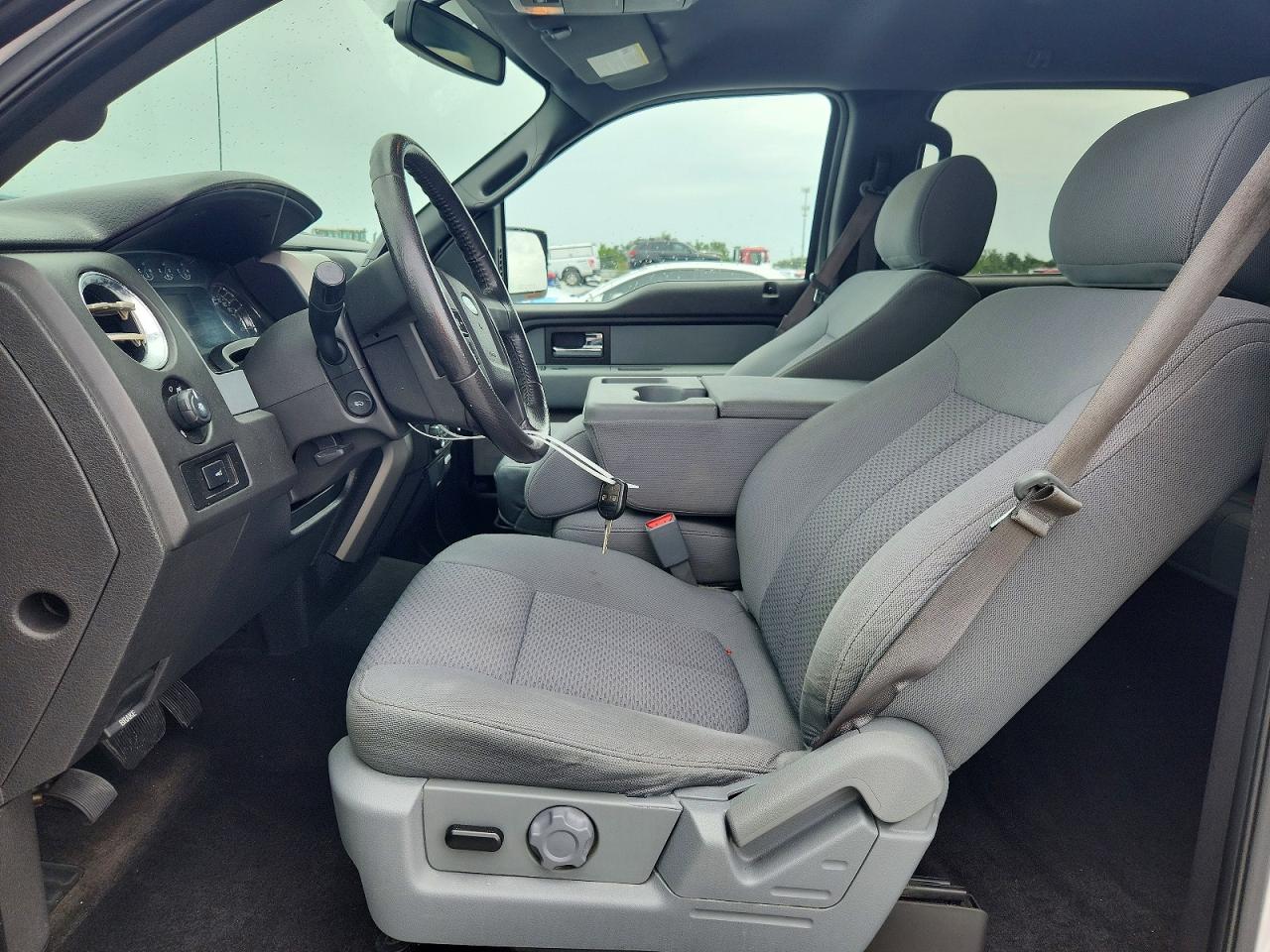 2014 Ford F150 Supercrew Silver vin: 1FTFW1CT1EKD39740