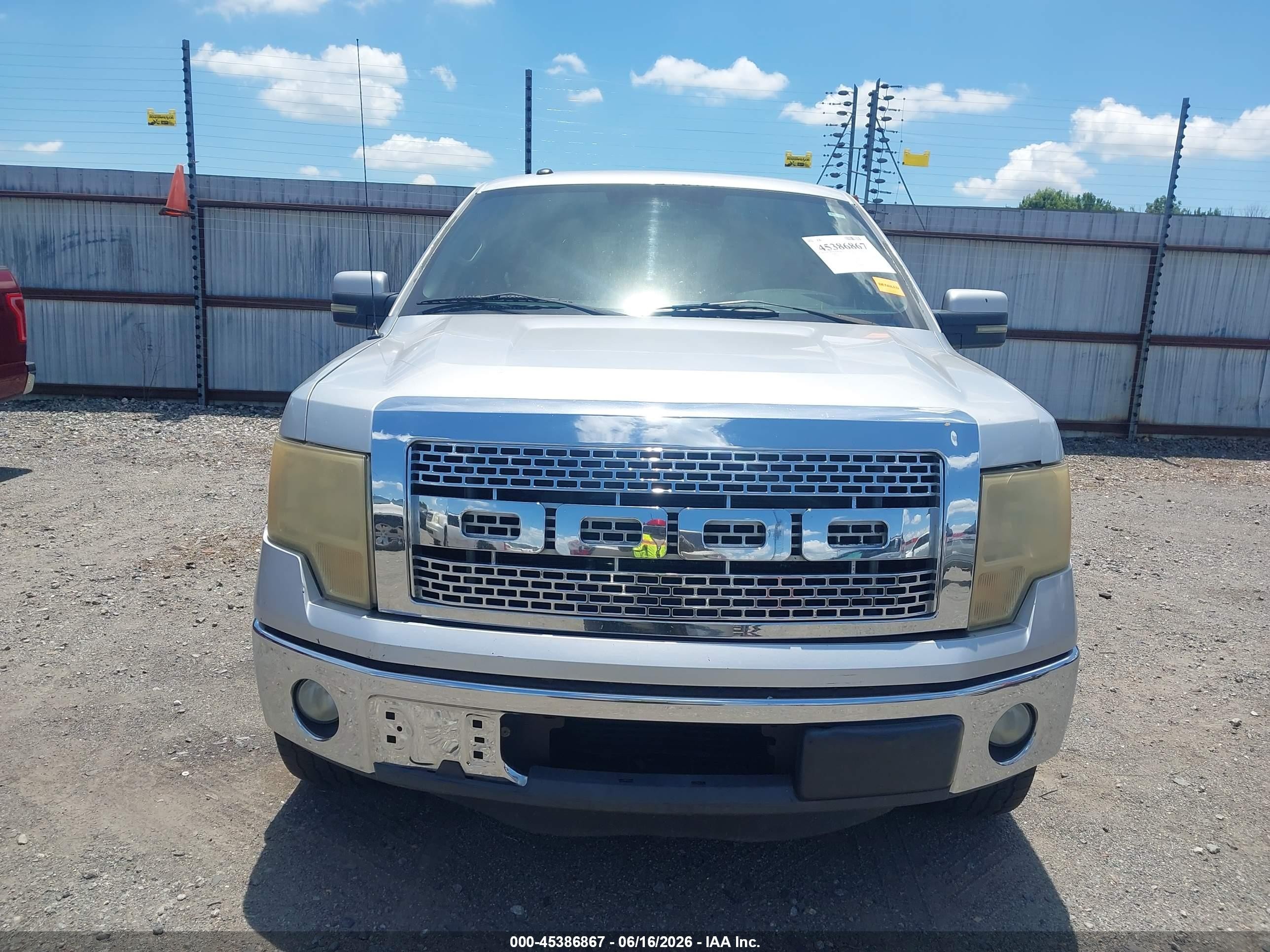 2011 Ford F-150 Lariat Silver vin: 1FTFW1CT2BFB48557