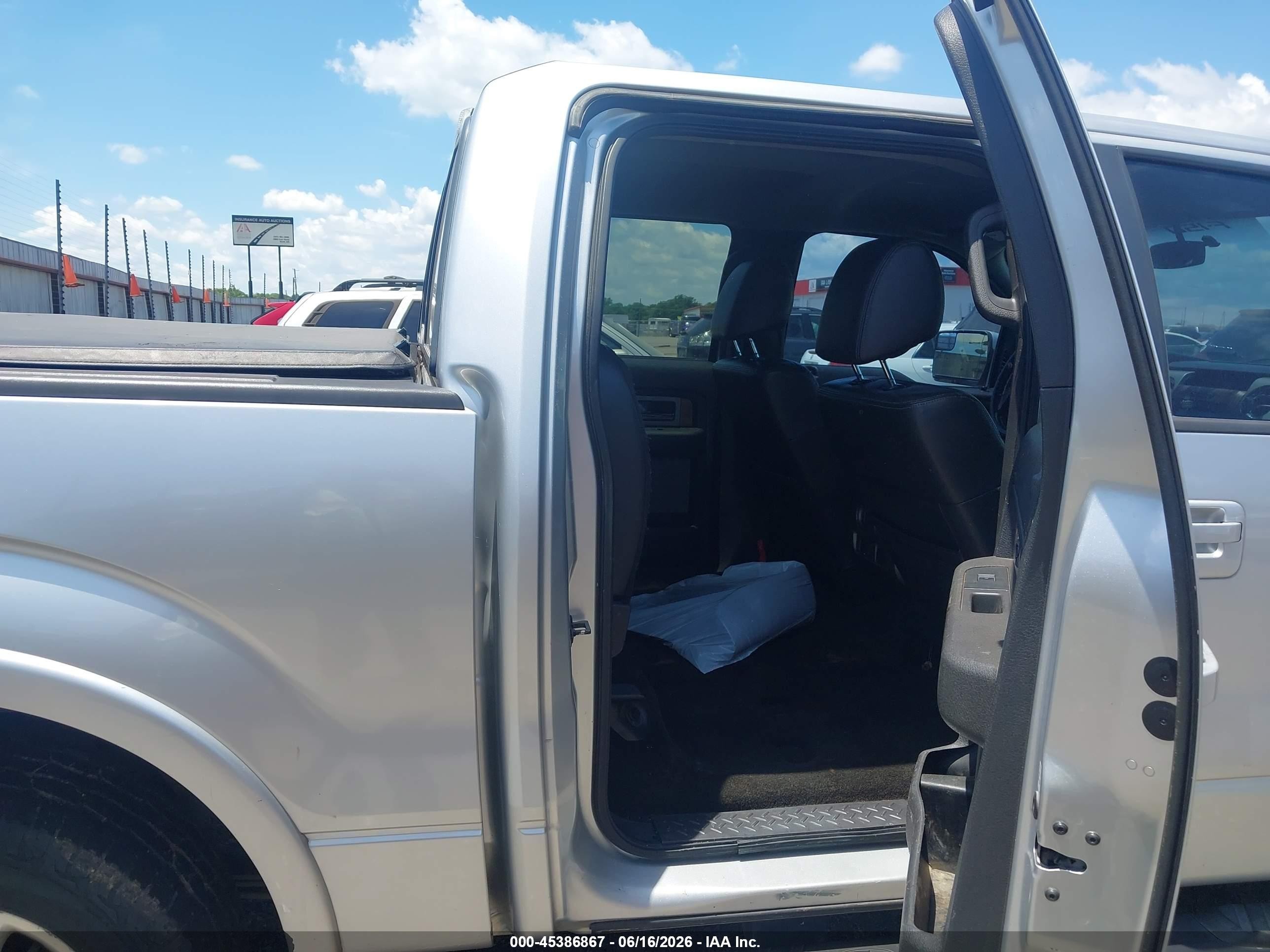 2011 Ford F-150 Lariat Silver vin: 1FTFW1CT2BFB48557