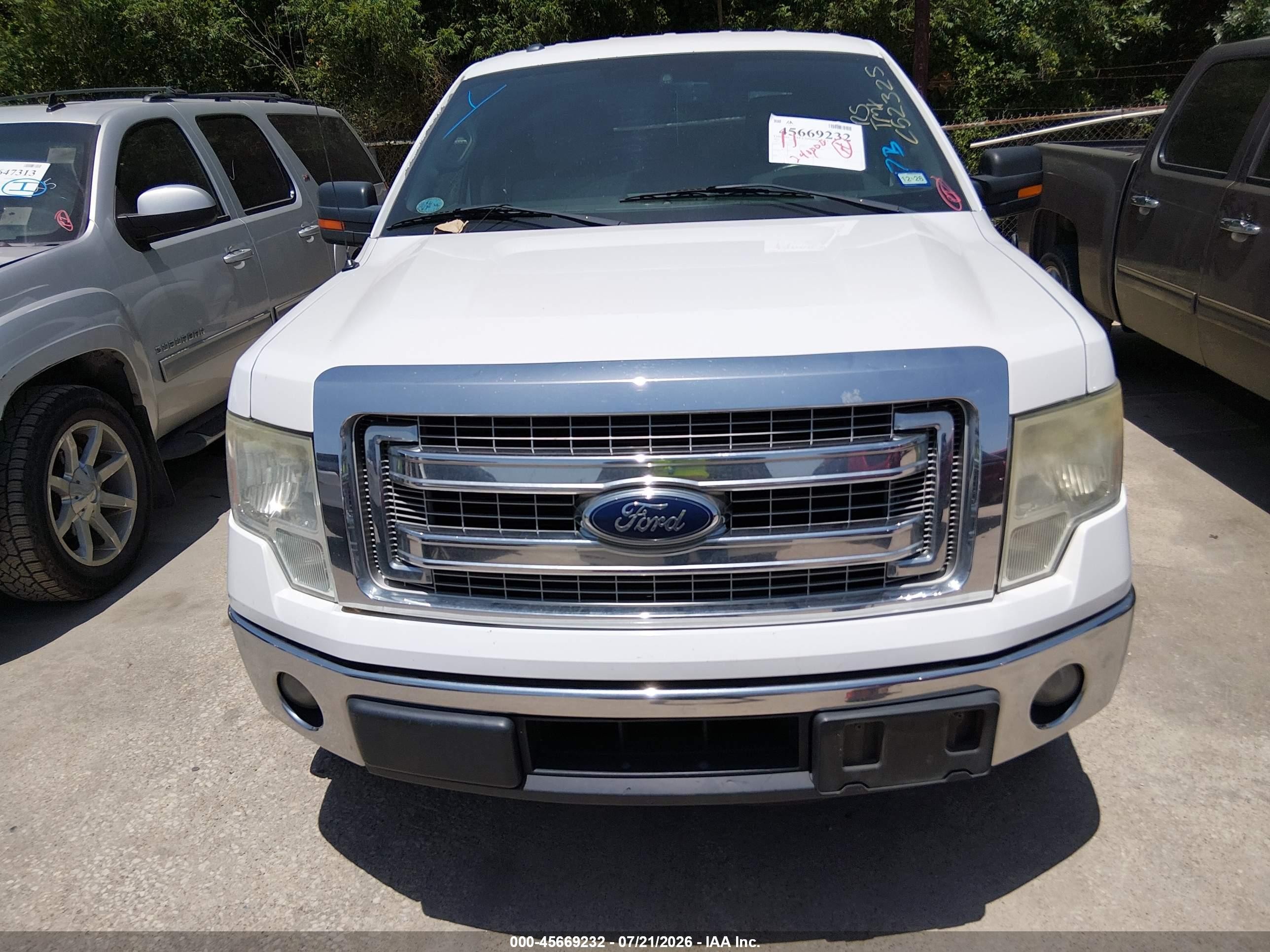 2014 Ford F-150 Xlt White vin: 1FTFW1CT2EFC52325