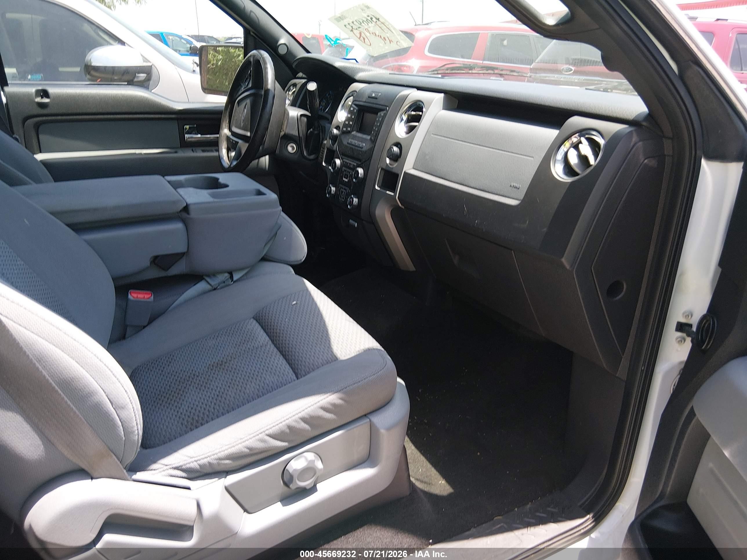 2014 Ford F-150 Xlt White vin: 1FTFW1CT2EFC52325