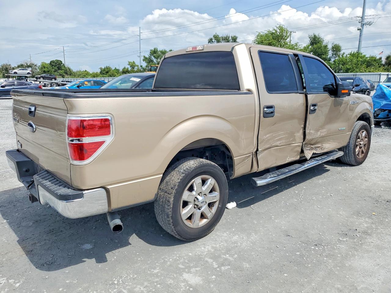 2014 Ford F150 Supercrew Beige vin: 1FTFW1CT2EKE96077